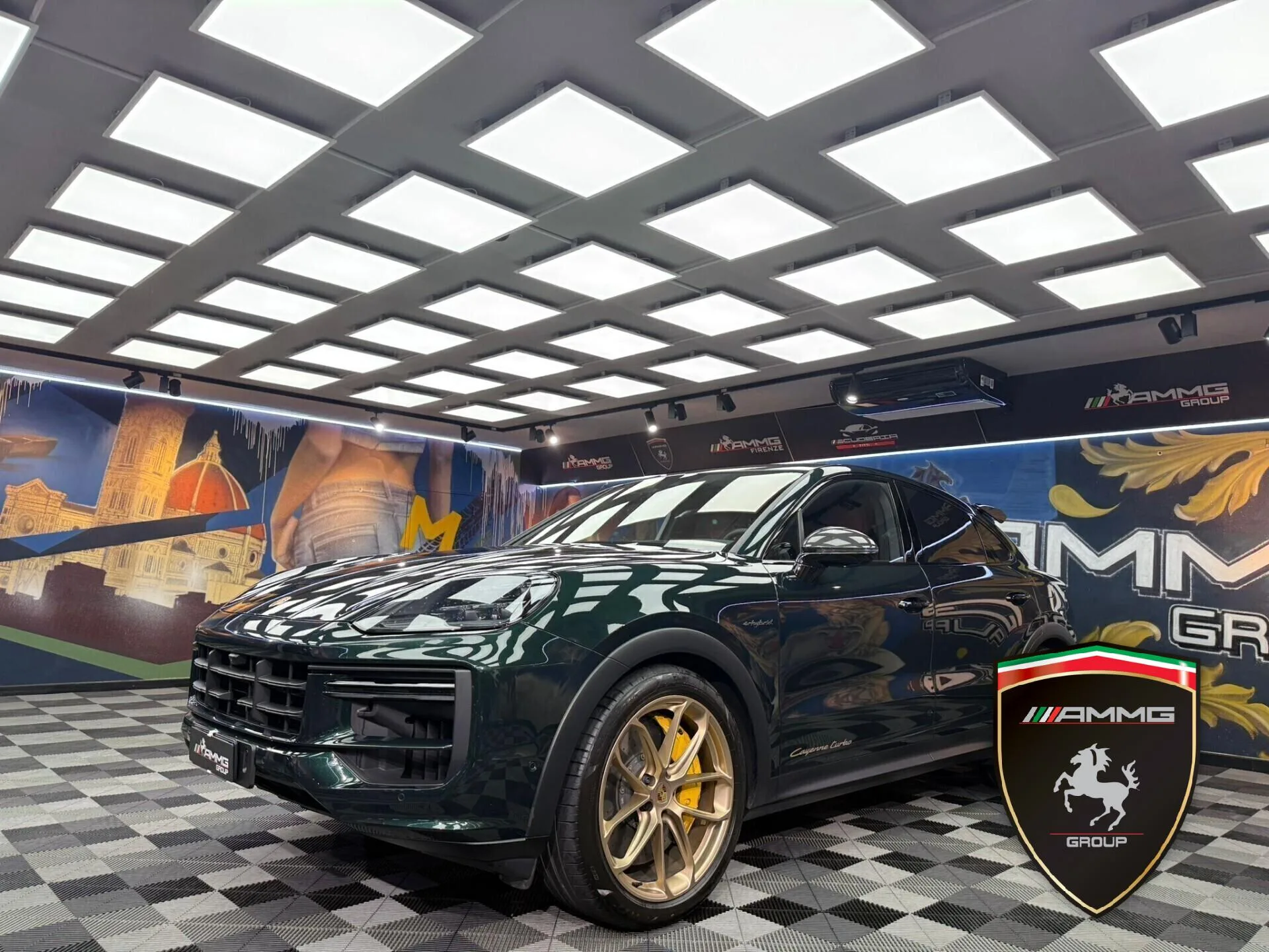 2024 Porsche Cayenne Turbo E-Hybrid Coupé GT Package angeboten von einem Fachhändler in Calenzano, Italien, Hauptfoto