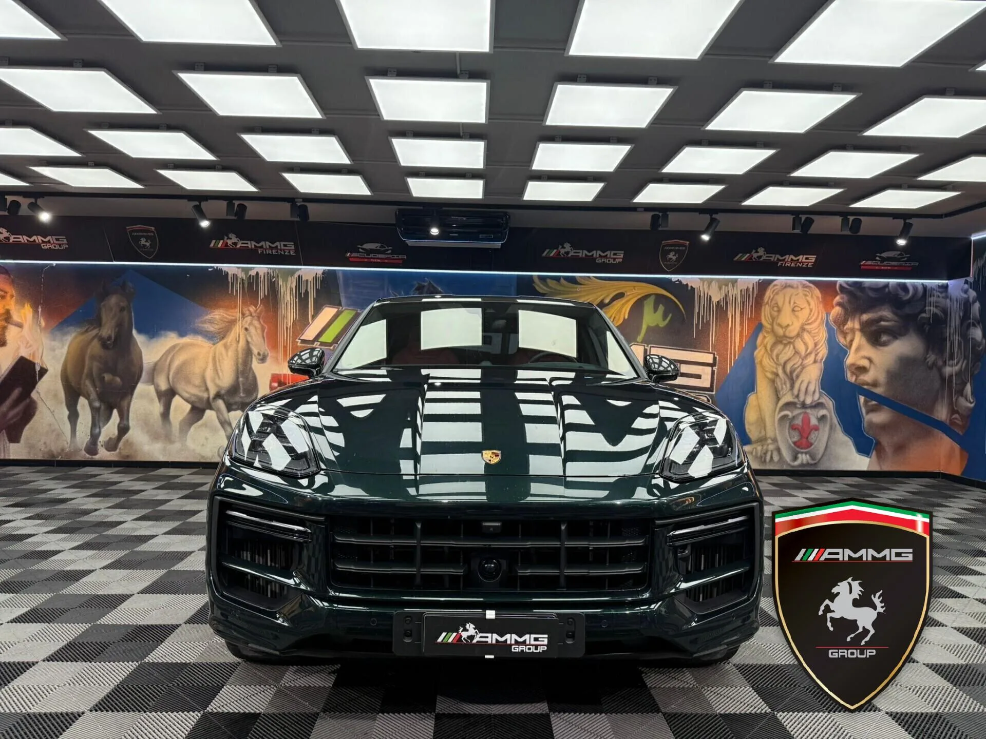 2024 Porsche Cayenne Turbo E-Hybrid Coupé GT Package, 2/15