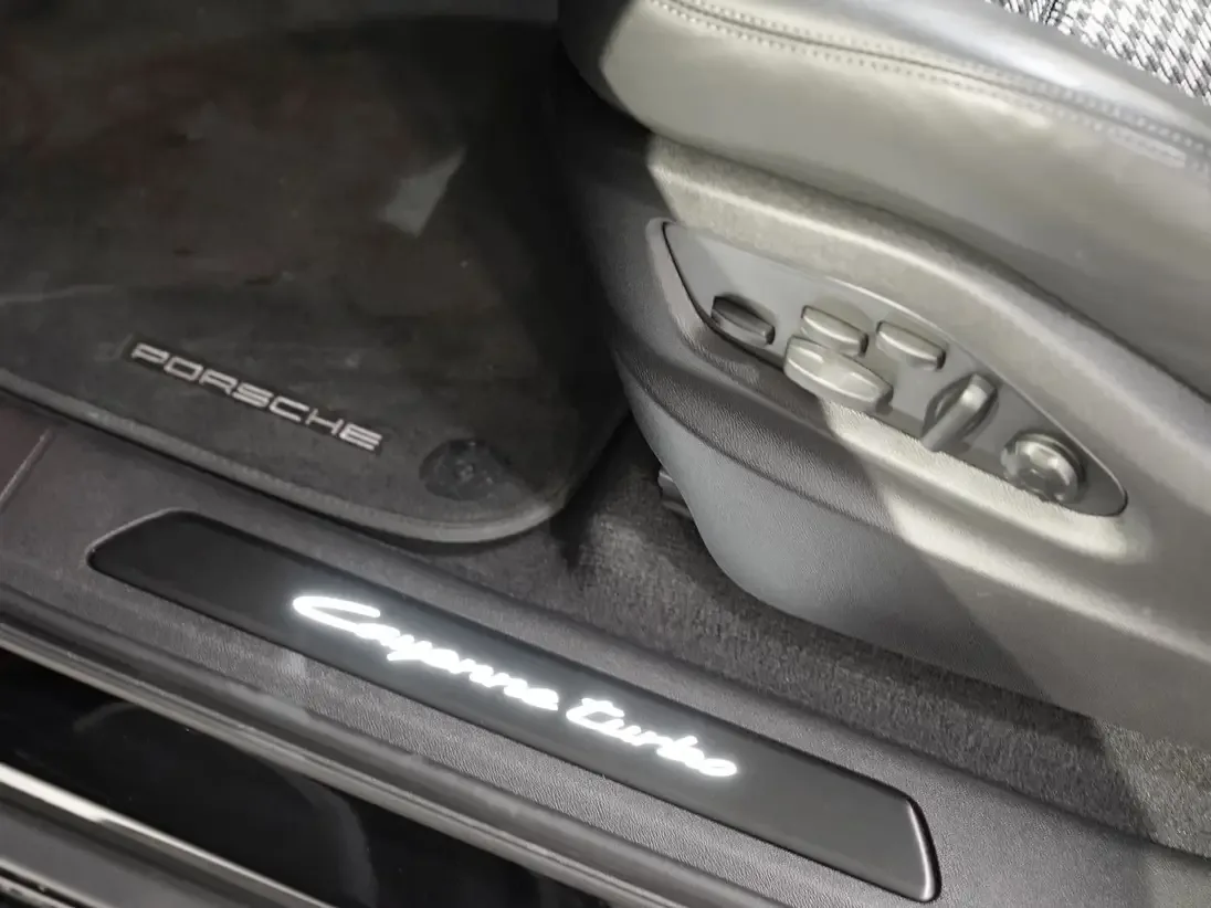 2024 Porsche Cayenne Turbo E-Hybrid Coupé, 10/22