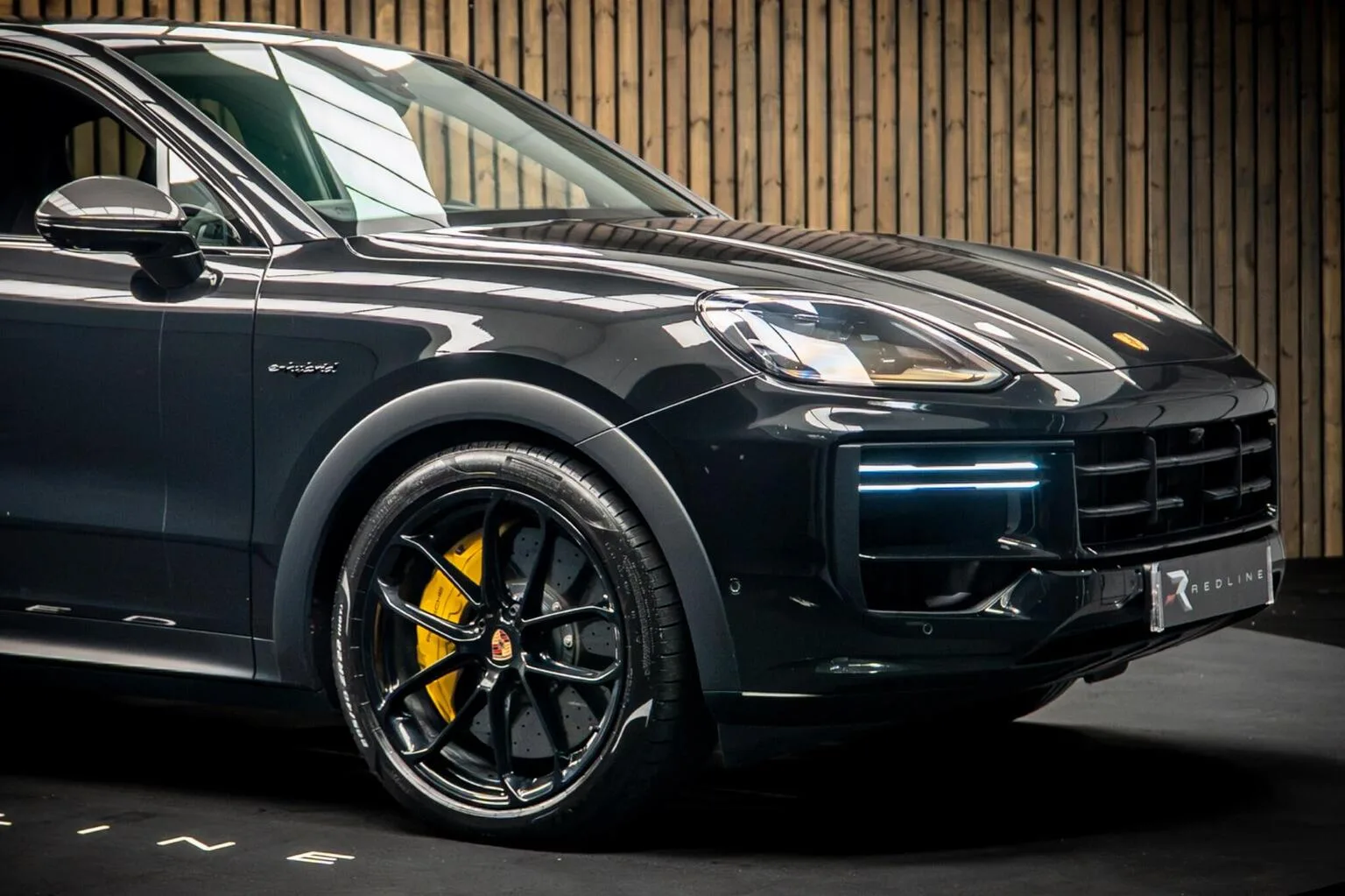 2024 Porsche Cayenne Turbo E-Hybrid Coupé, 9/30