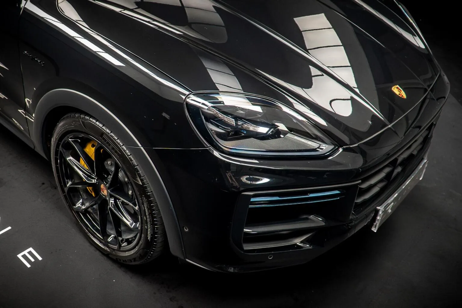 2024 Porsche Cayenne Turbo E-Hybrid Coupé, 10/30