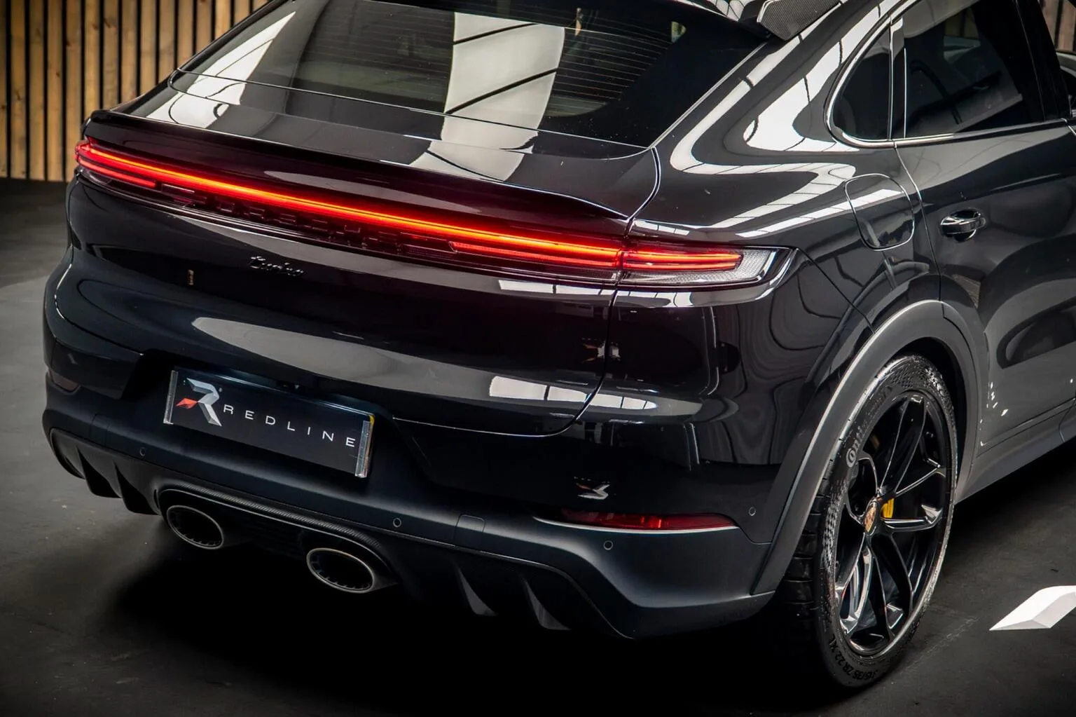 2024 Porsche Cayenne Turbo E-Hybrid Coupé, 21/30