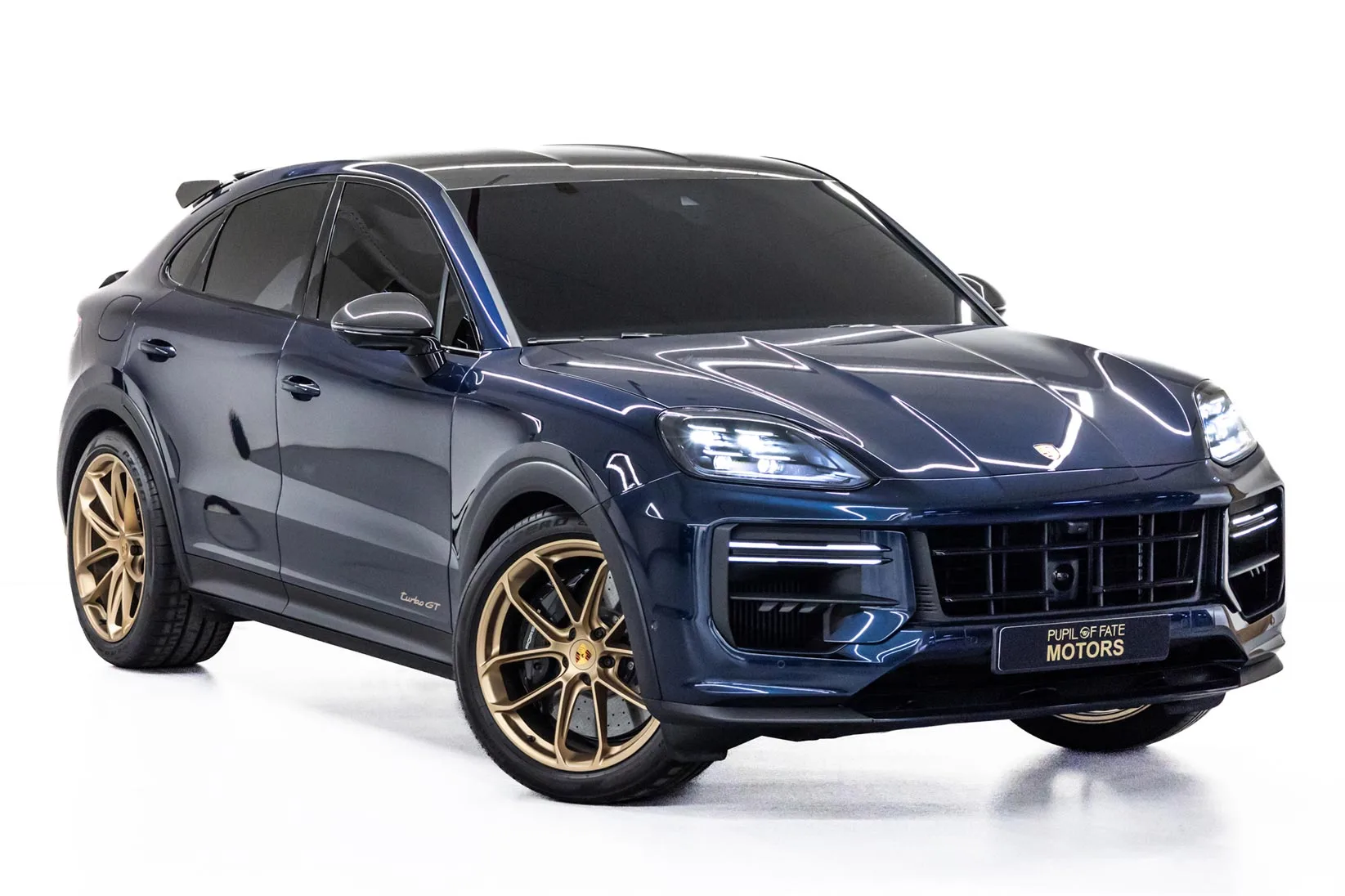 2024 Porsche Cayenne Turbo GT proposée par un concessionnaire spécialisé à Dubaï, Émirats arabes unis, photo principale