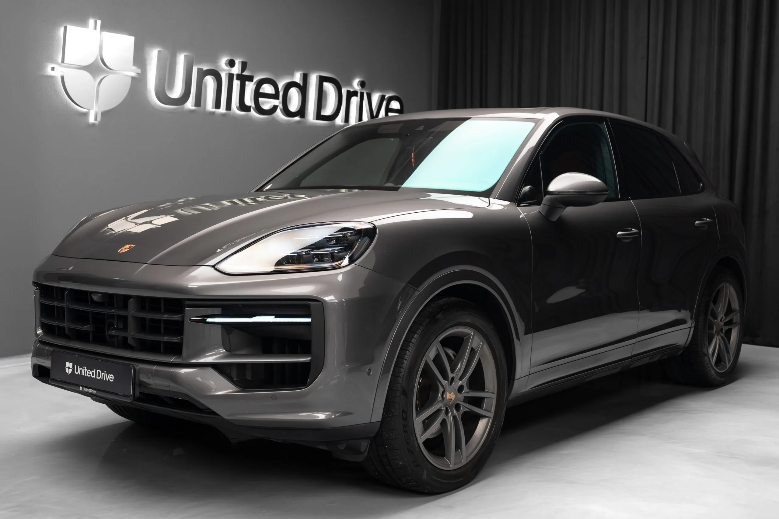 2024 Porsche Cayenne angeboten von einem Fachhändler in Voluntari, Rumänien, Hauptfoto