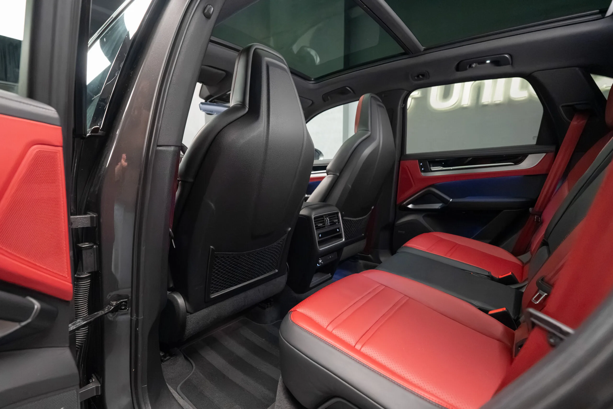 2024 Porsche Cayenne, 29/30