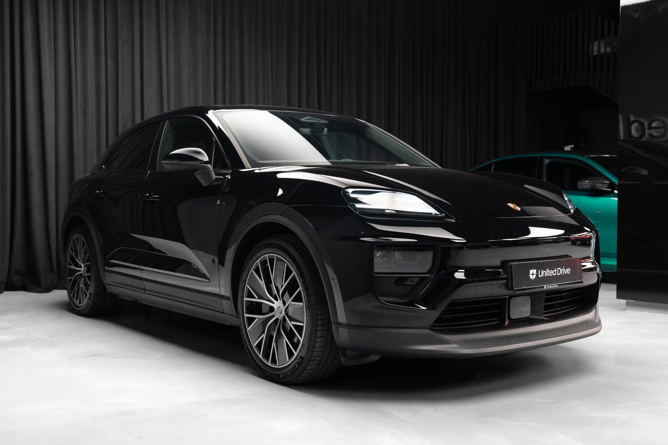 2024 Porsche Macan 4, 3/30