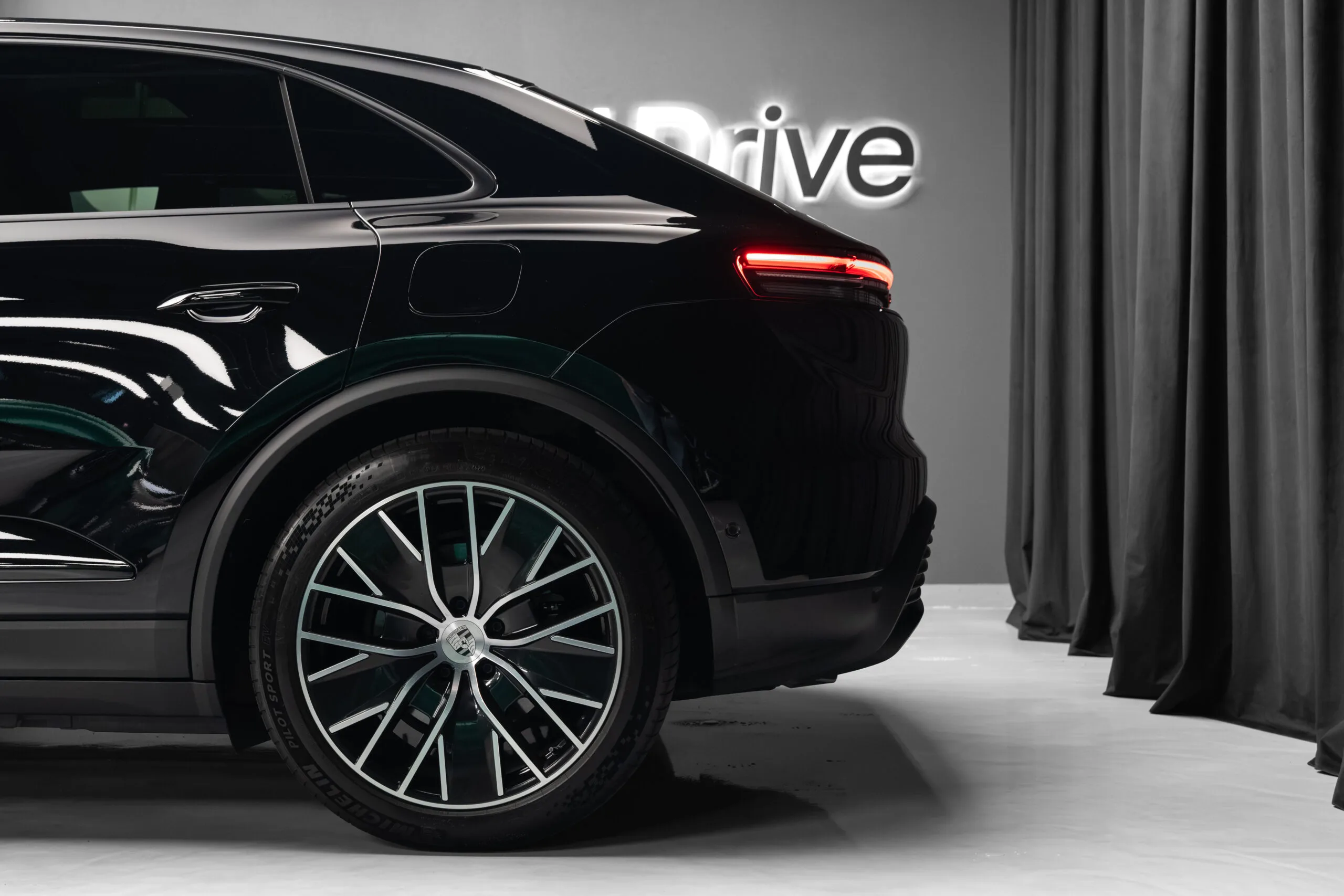 2024 Porsche Macan 4, 9/30