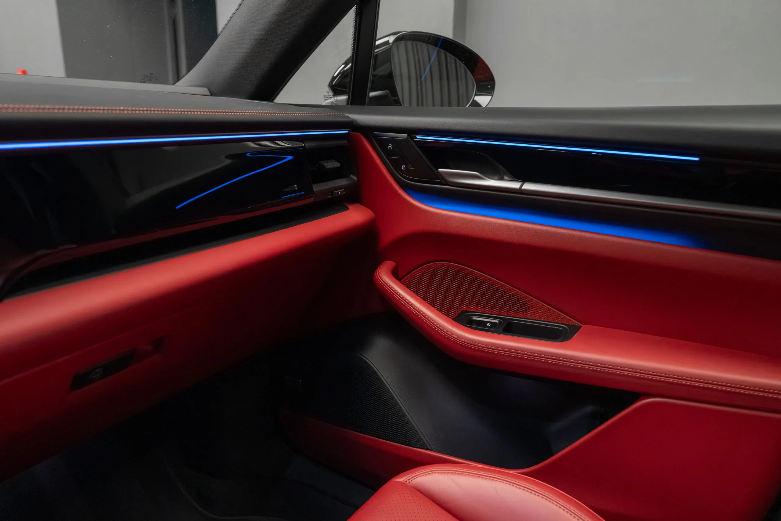 2024 Porsche Macan 4, 17/30