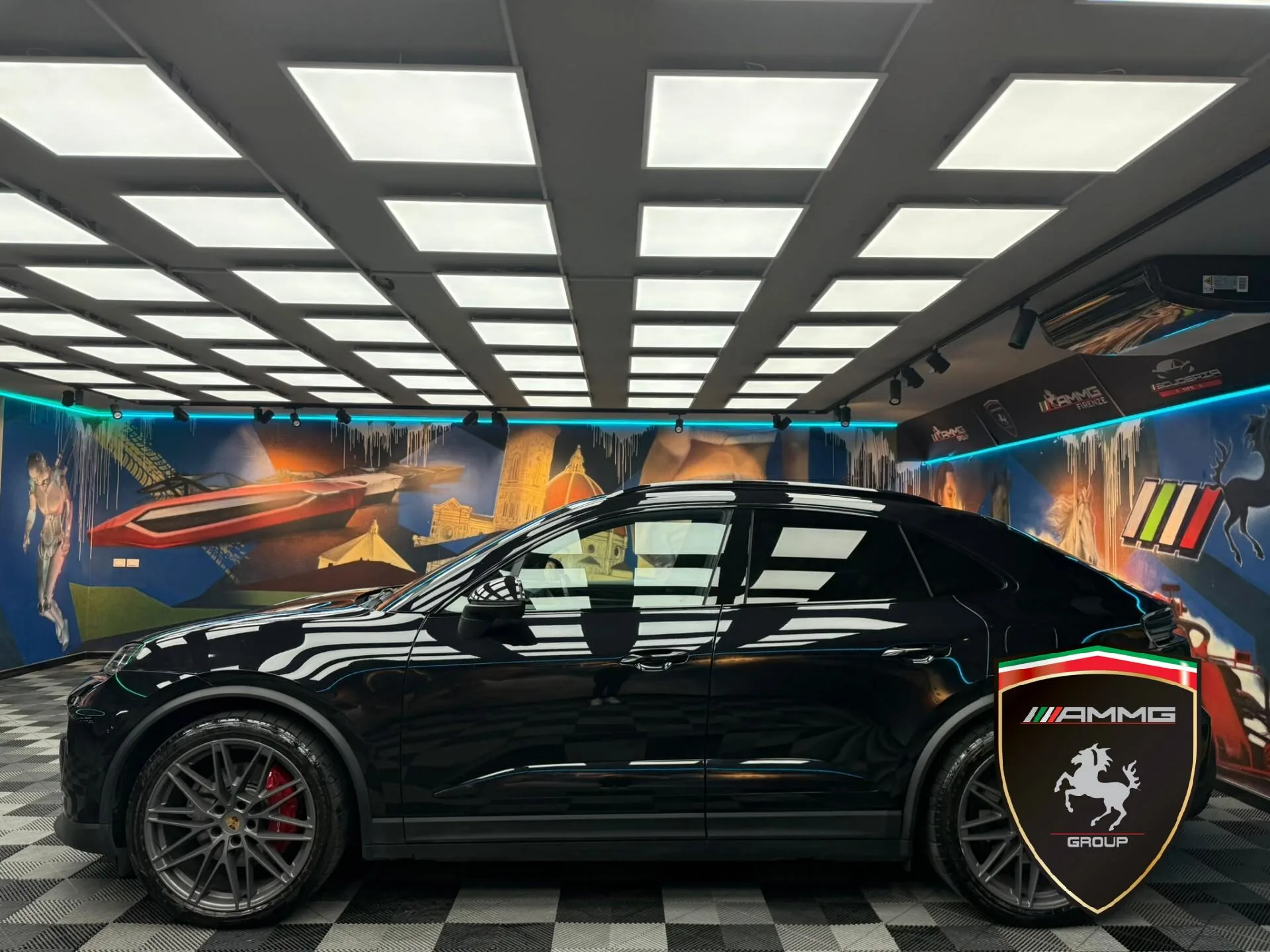 2024 Porsche Macan 4S Electric, 4/15