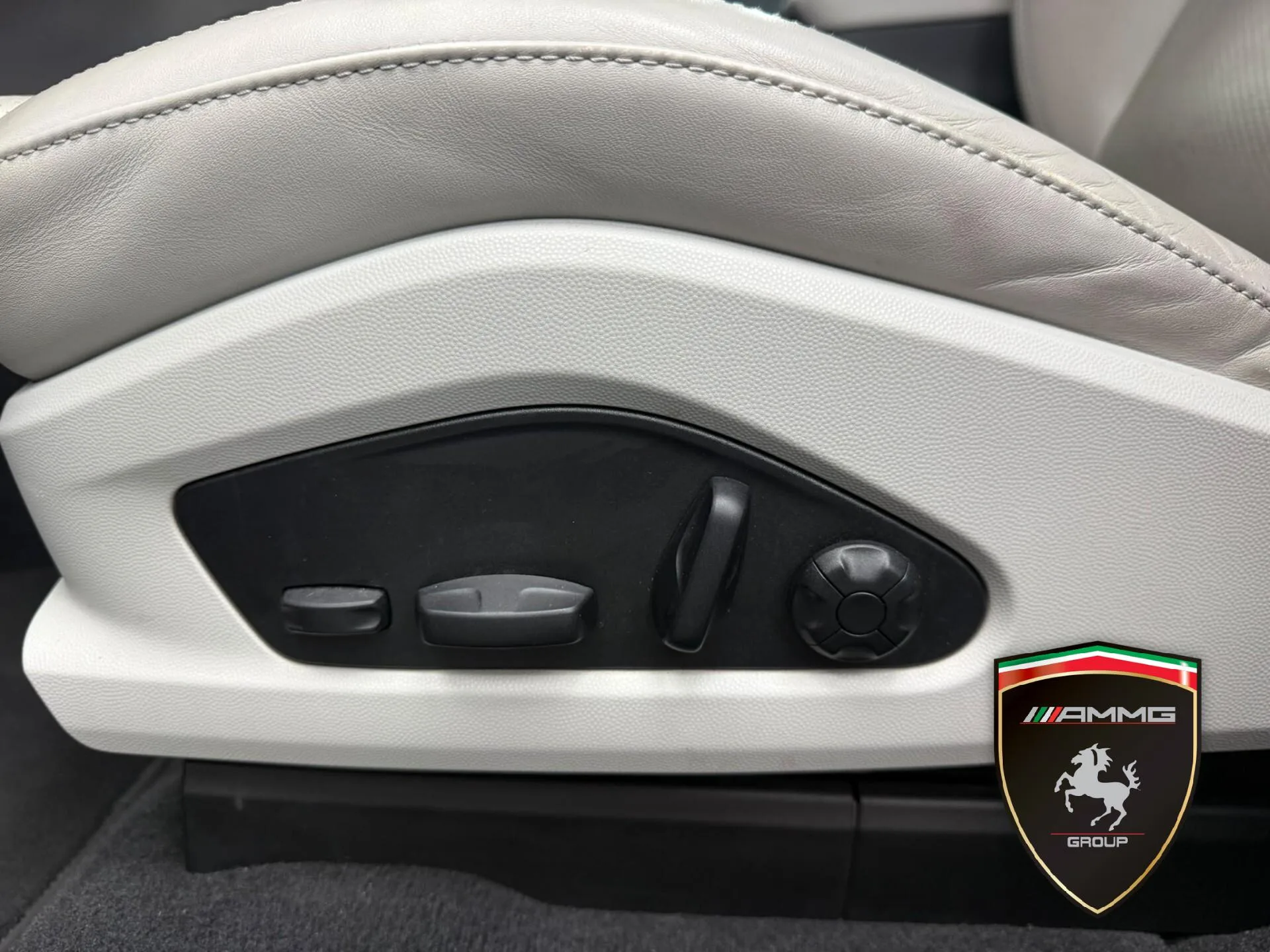 2024 Porsche Macan 4S Electric, 9/15