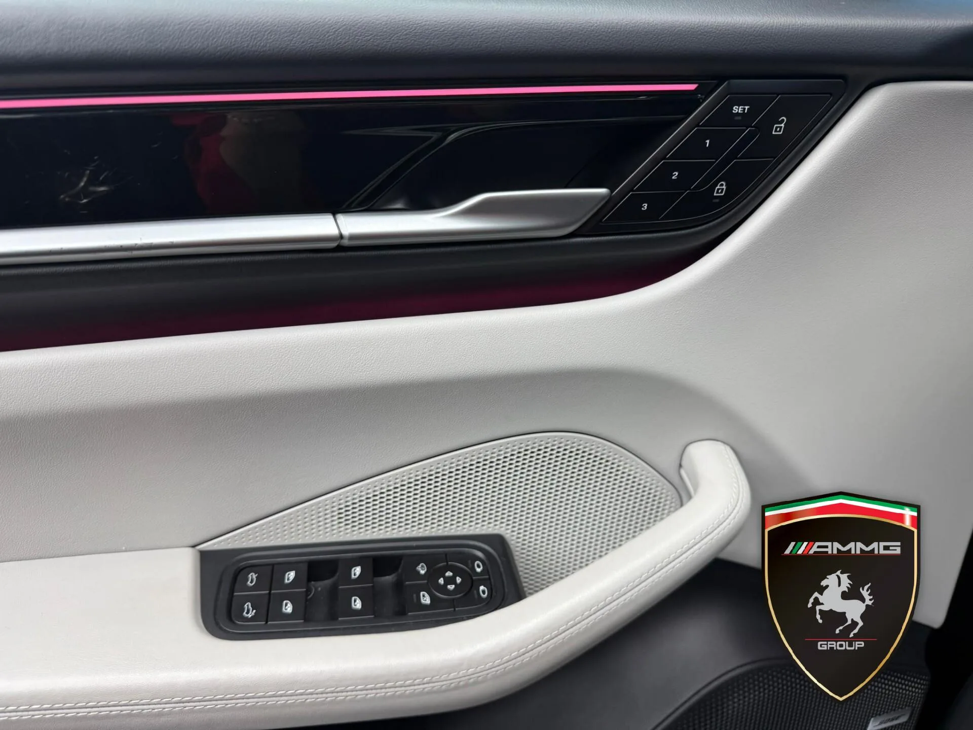 2024 Porsche Macan 4S Electric, 10/15
