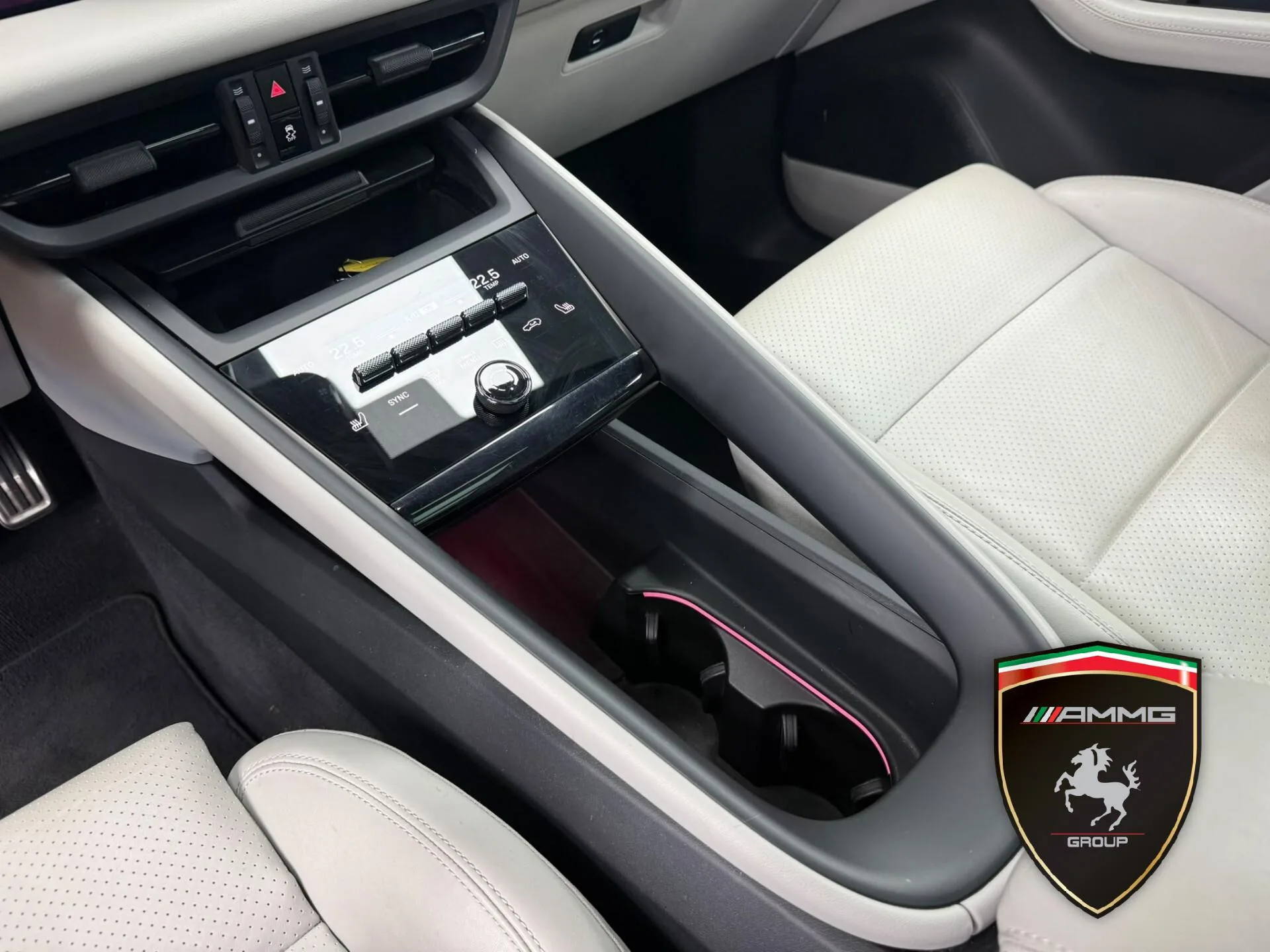 2024 Porsche Macan 4S Electric, 11/15