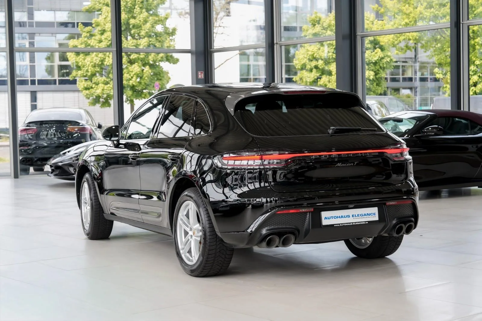 2024 Porsche Macan T, 3/25