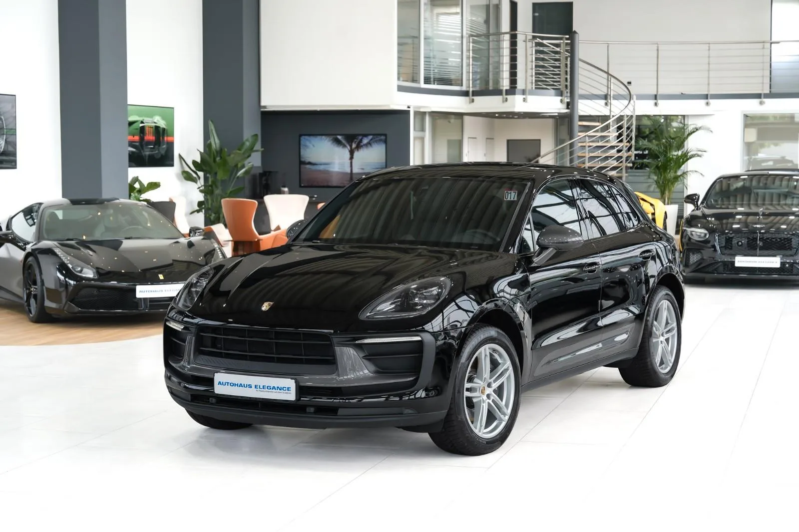 2024 Porsche Macan T, 5/25