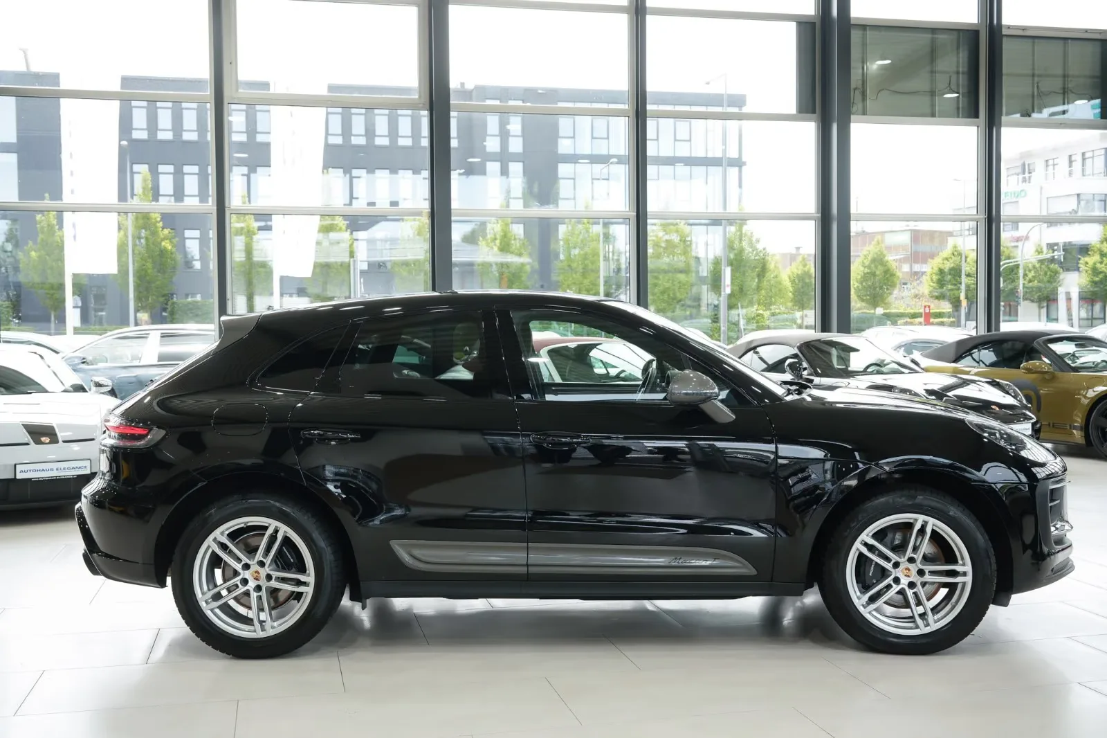 2024 Porsche Macan T, 6/25
