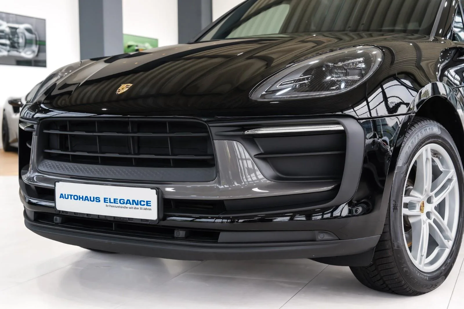 2024 Porsche Macan T, 7/25
