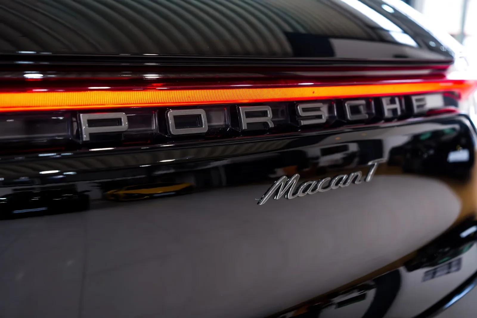 2024 Porsche Macan T, 11/25