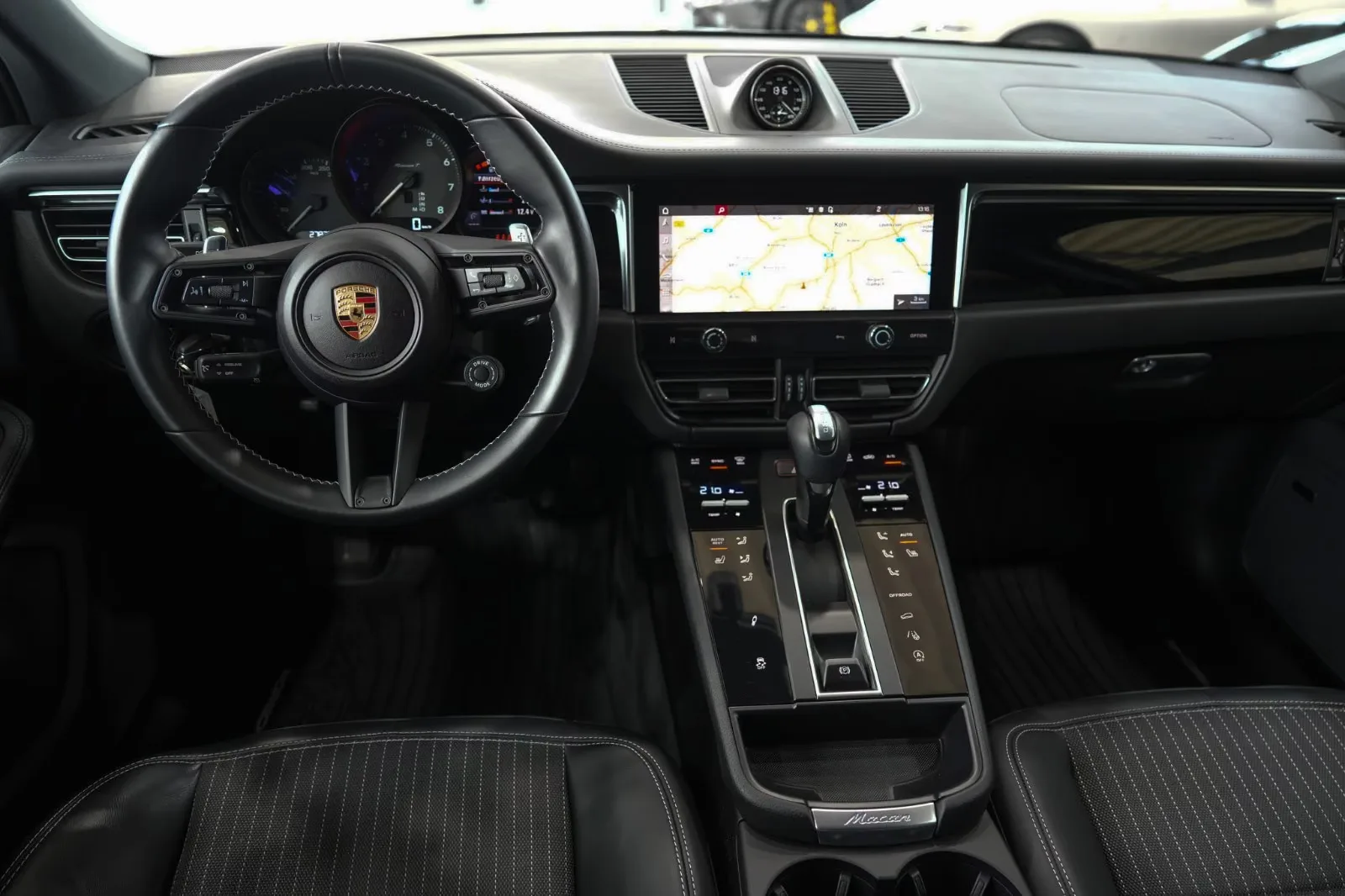 2024 Porsche Macan T, 16/25
