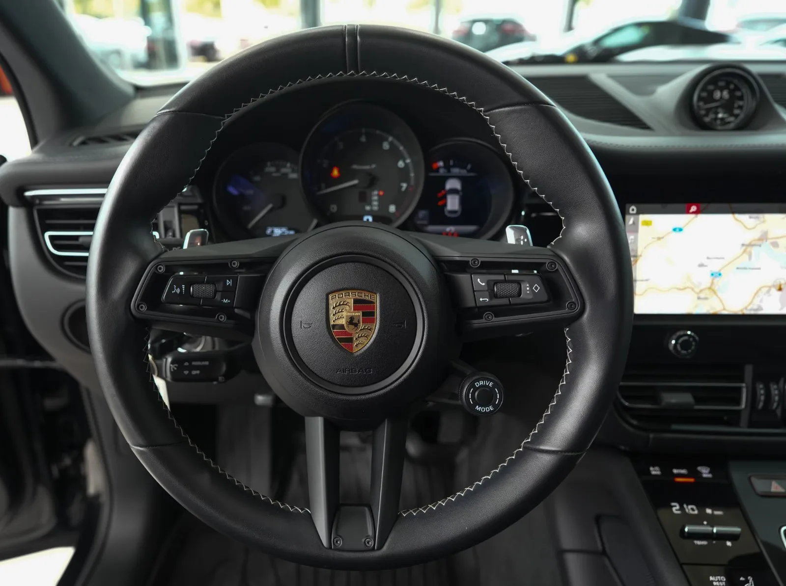 2024 Porsche Macan T, 17/25