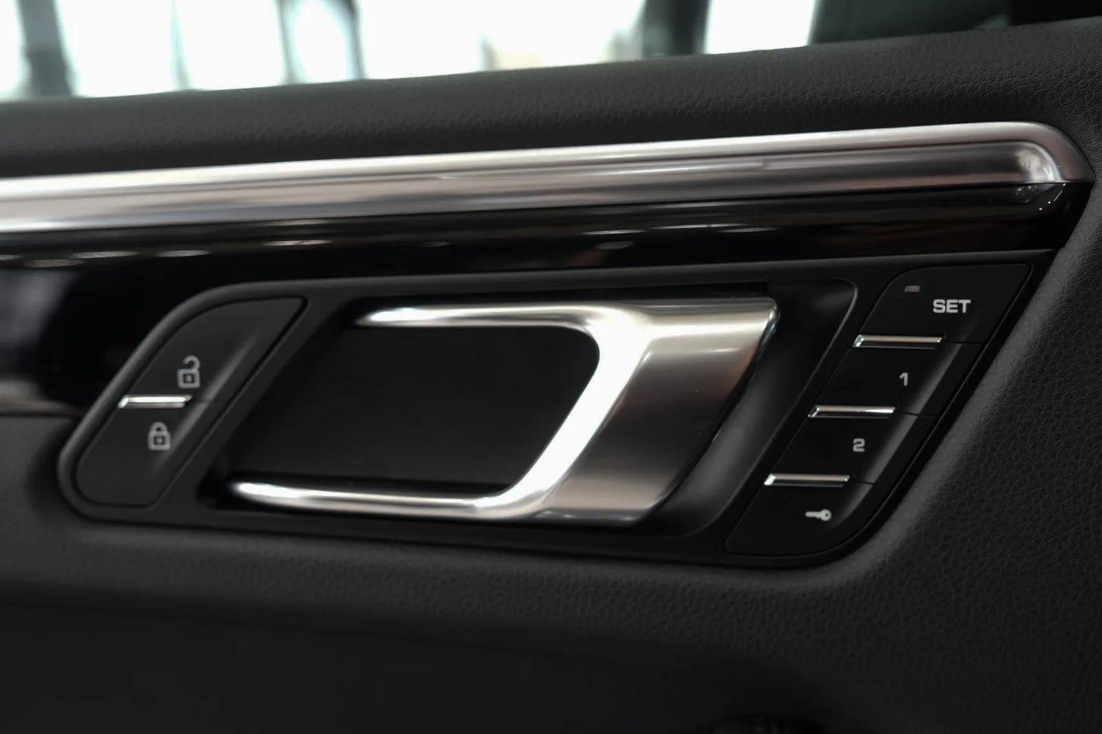 2024 Porsche Macan T, 23/25