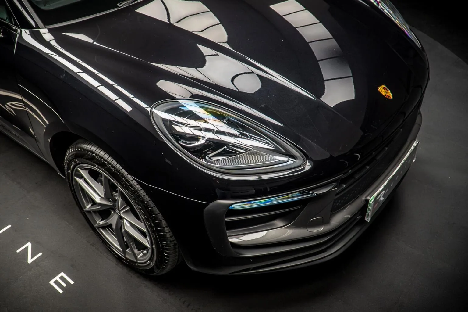 2024 Porsche Macan T, 10/30
