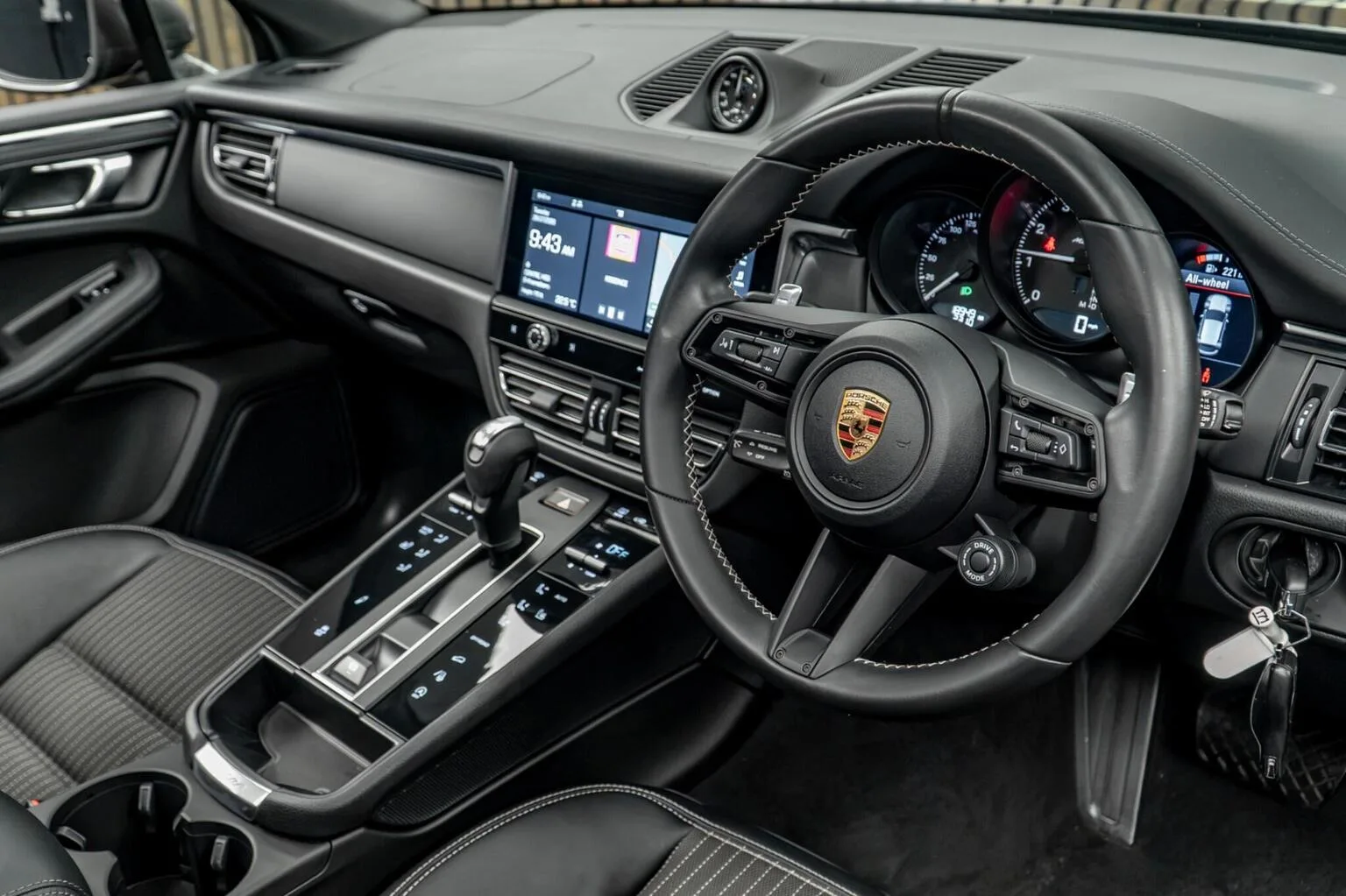 2024 Porsche Macan T, 22/30