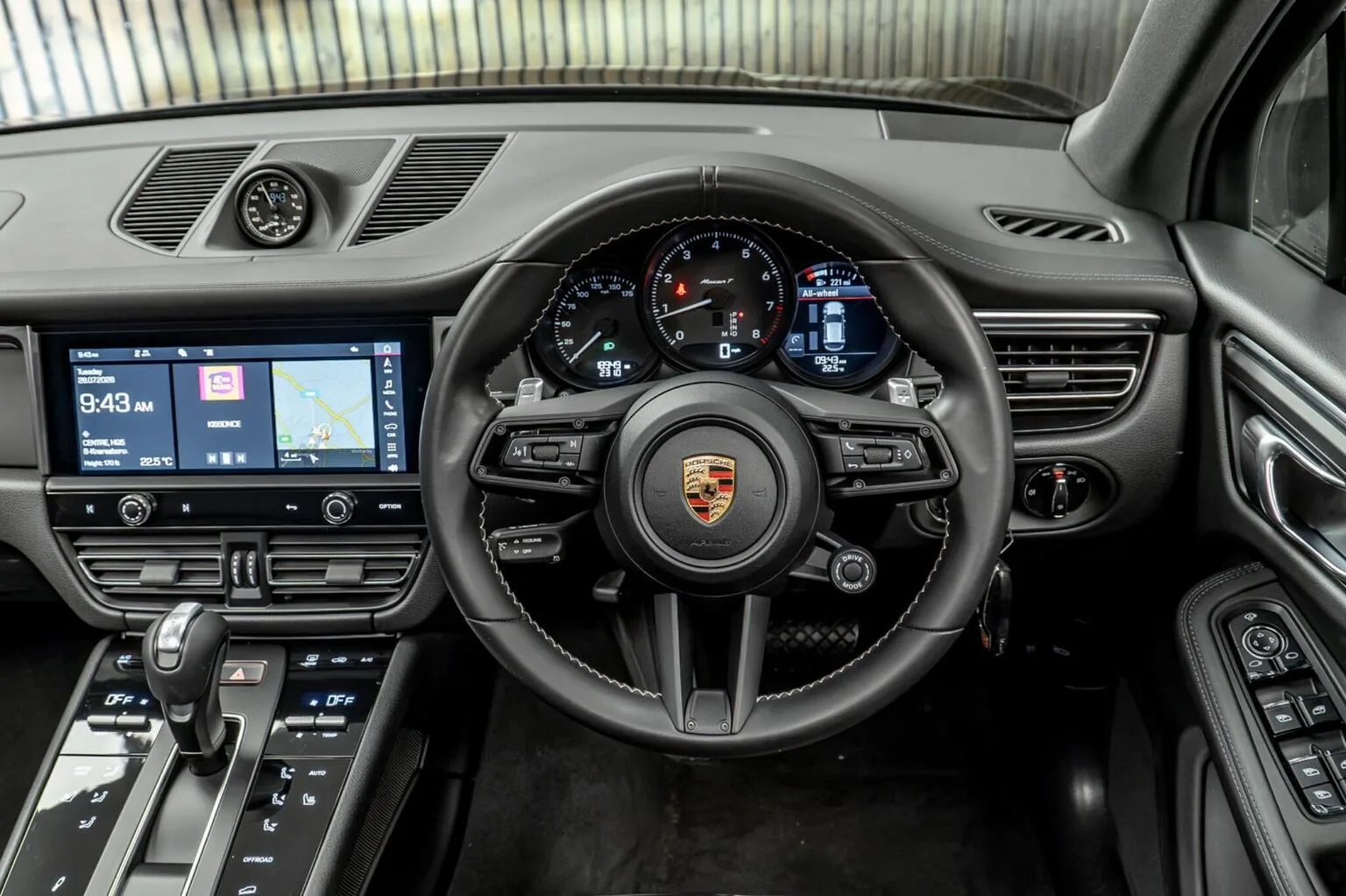 2024 Porsche Macan T, 25/30