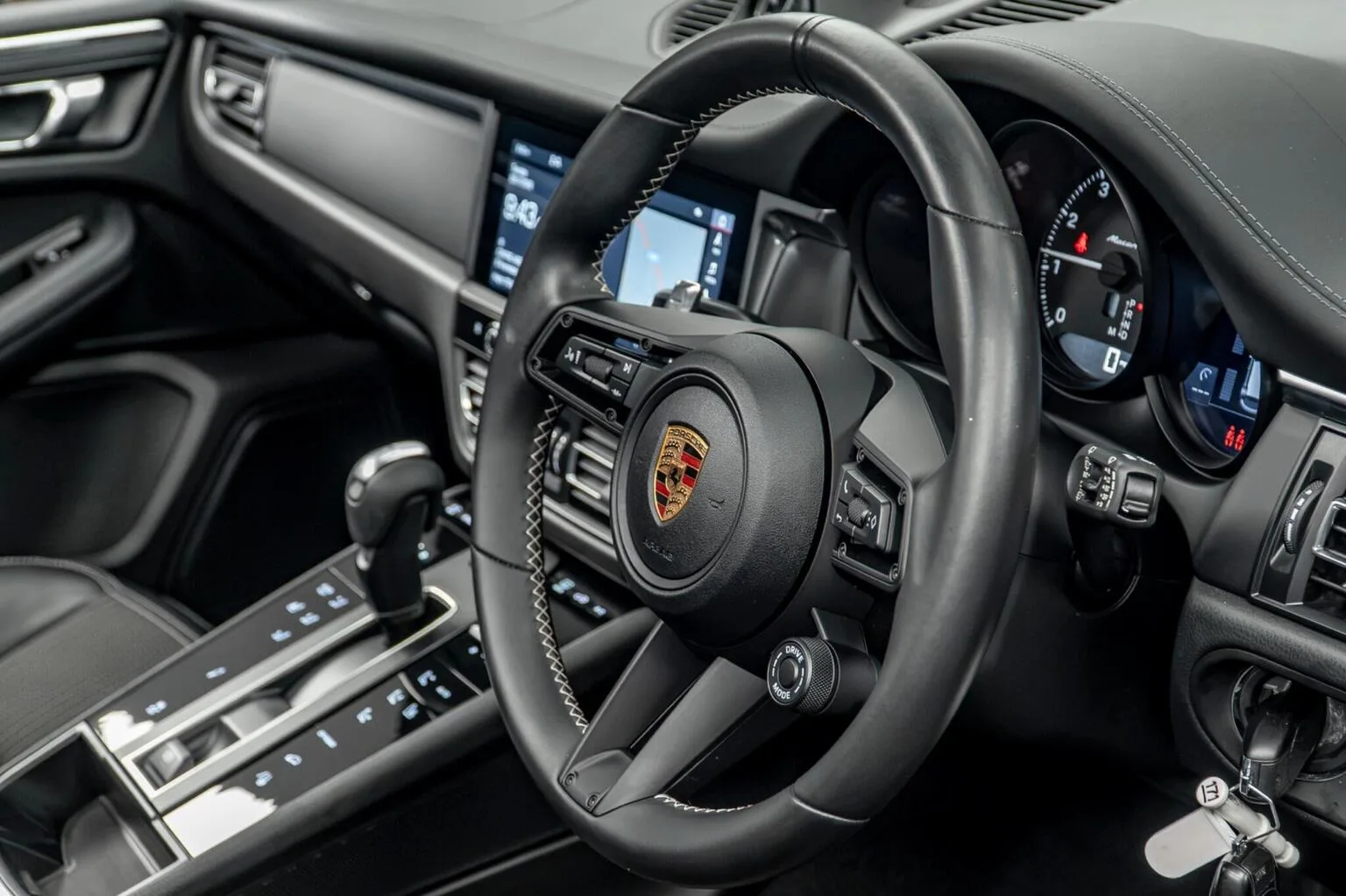2024 Porsche Macan T, 27/30