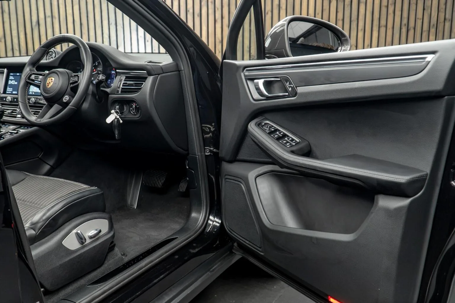 2024 Porsche Macan T, 30/30