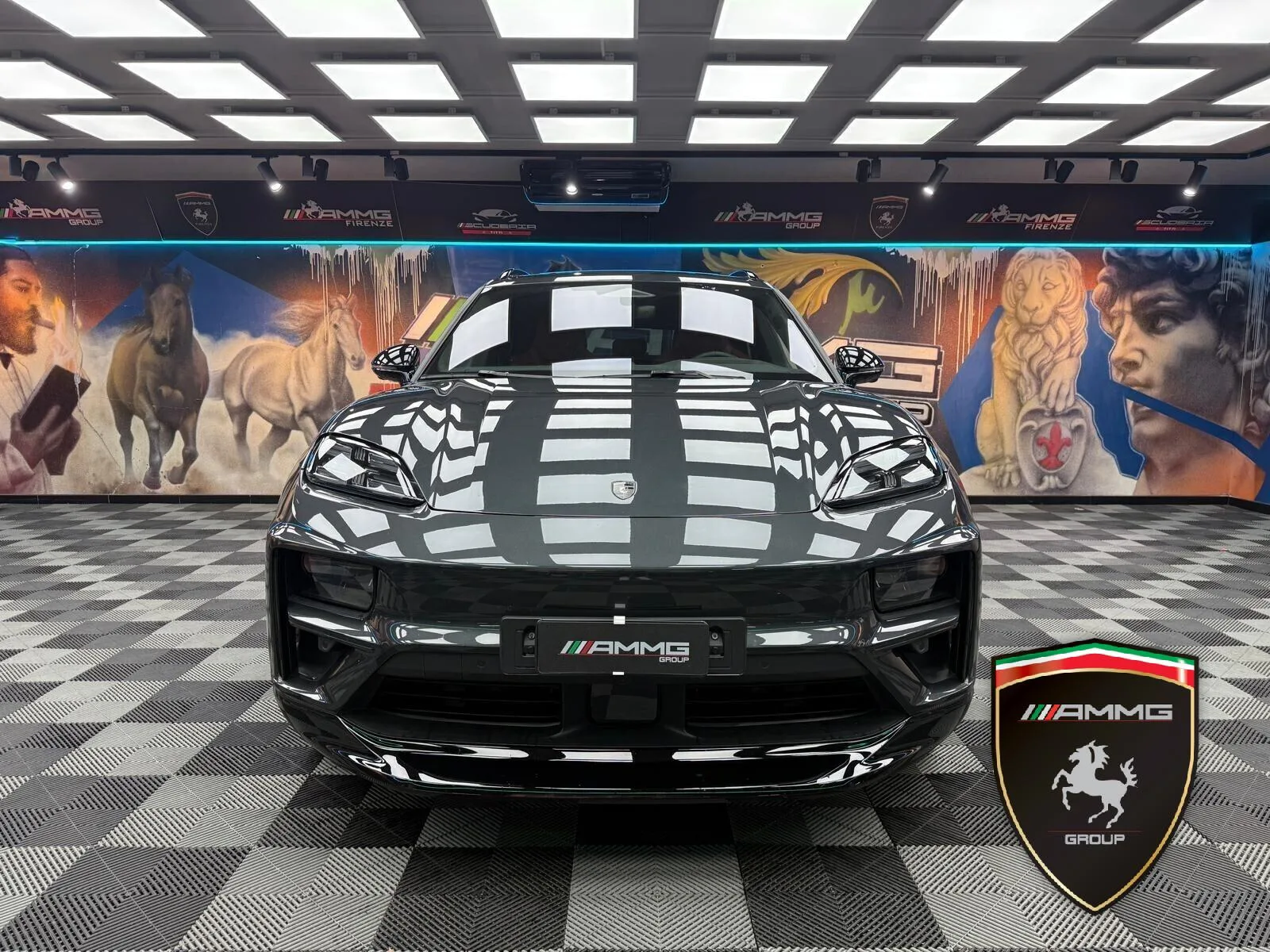 2024 Porsche Macan Turbo Electric, 2/15