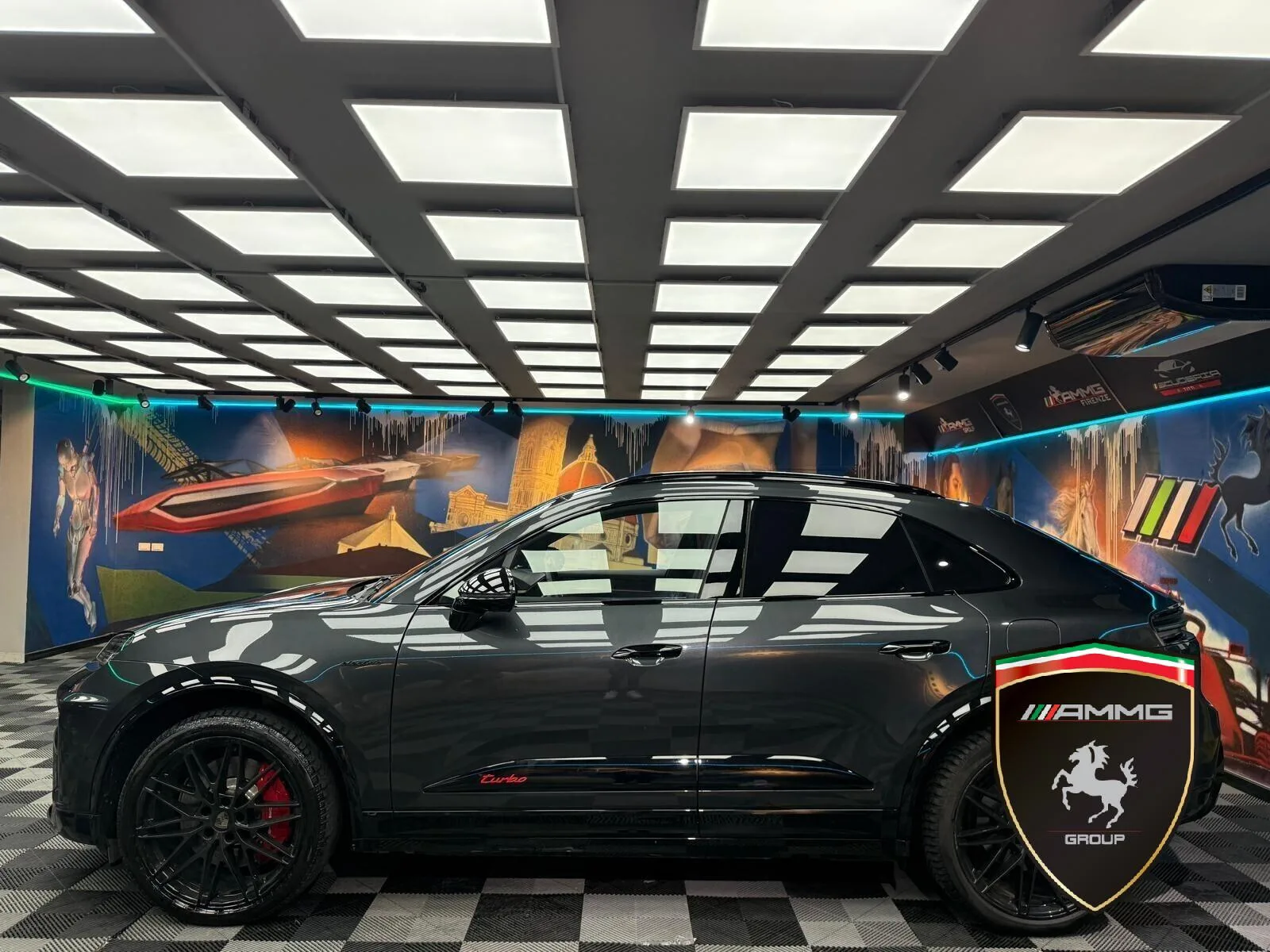 2024 Porsche Macan Turbo Electric, 4/15