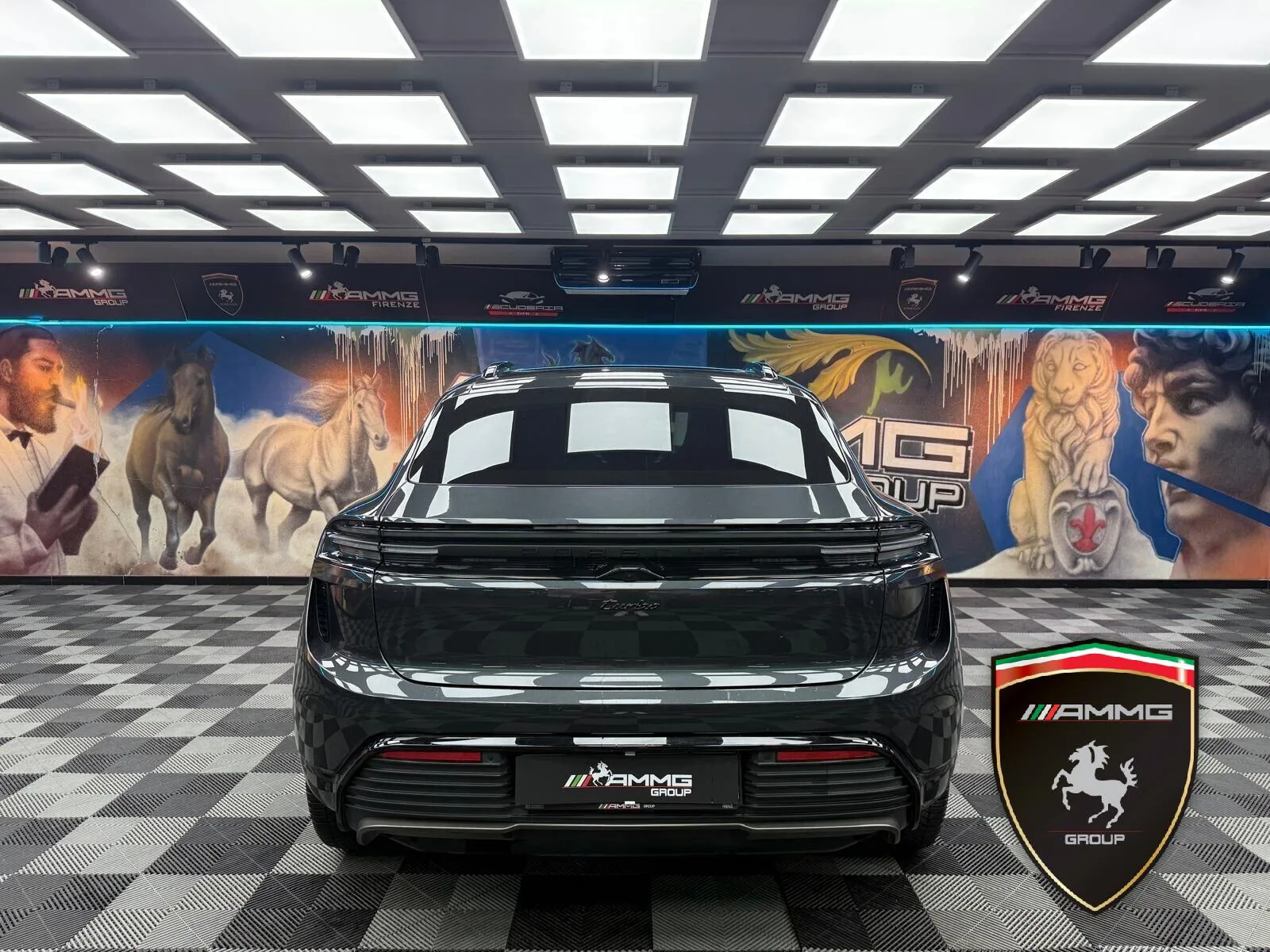 2024 Porsche Macan Turbo Electric, 6/15