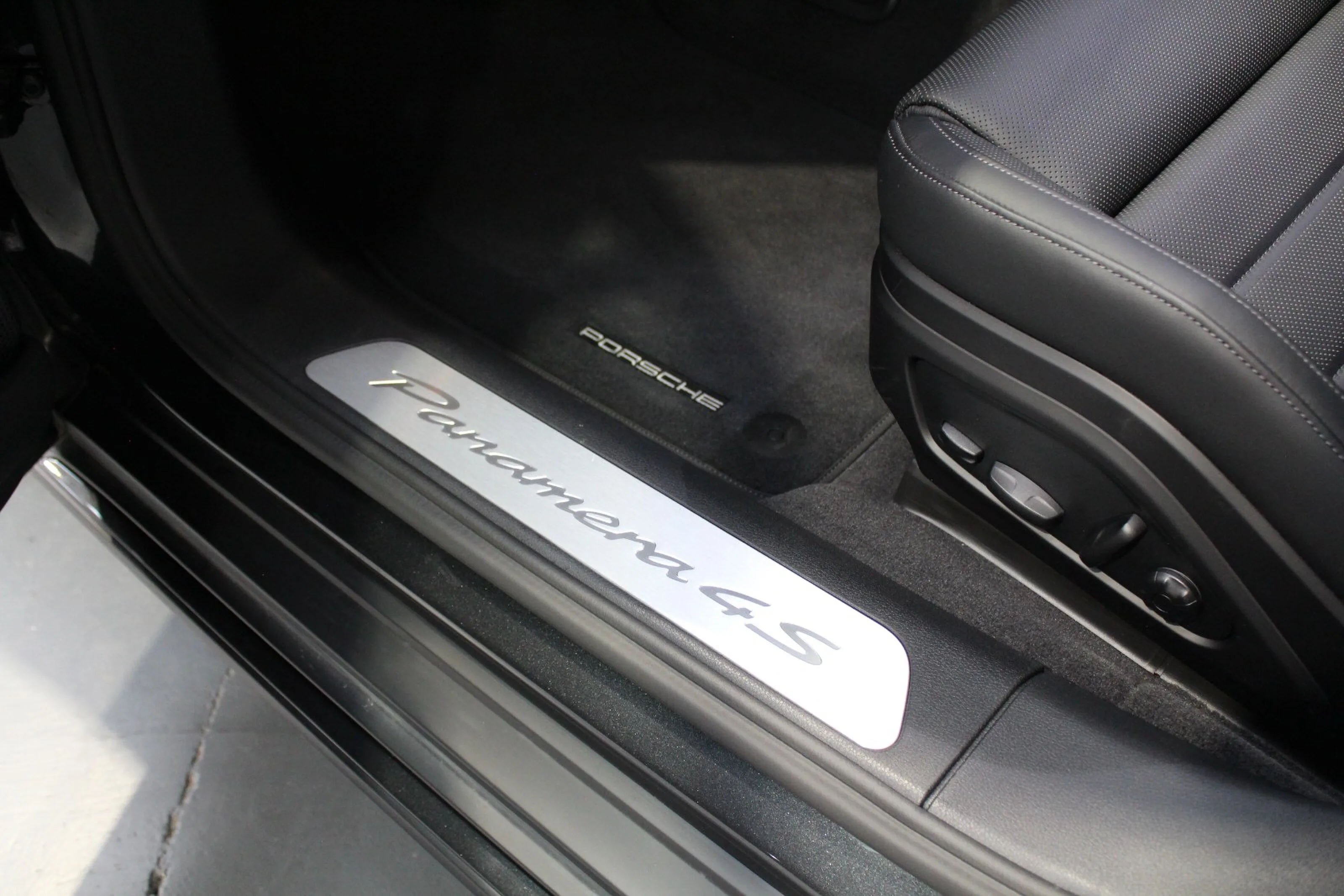2024 Porsche Panamera 4S E-Hybrid, 12/23