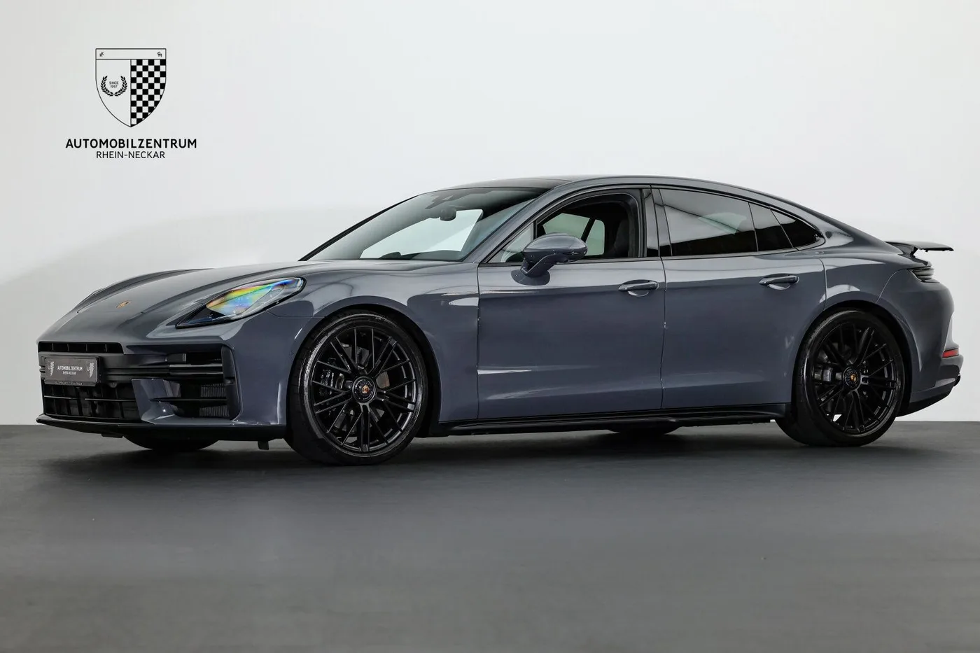2024 Porsche Panamera GTS offered by a supercar dealer in Viernheim, Germany, photo 3 of 25
