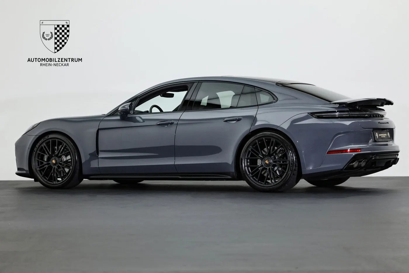 2024 Porsche Panamera GTS offered by a supercar dealer in Viernheim, Germany, photo 5 of 25