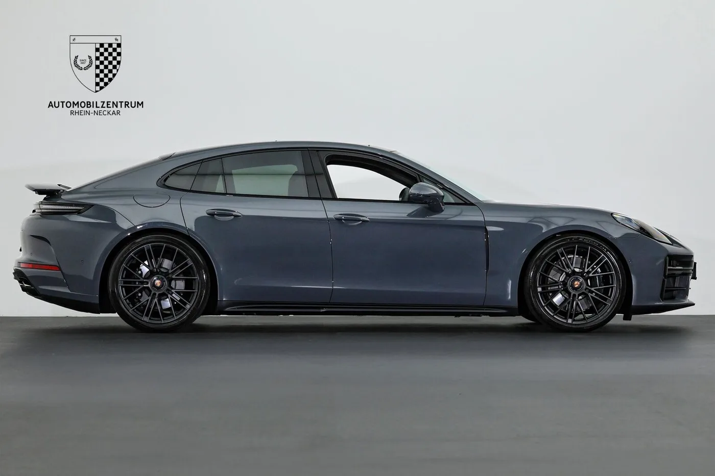 2024 Porsche Panamera GTS offered by a supercar dealer in Viernheim, Germany, photo 8 of 25