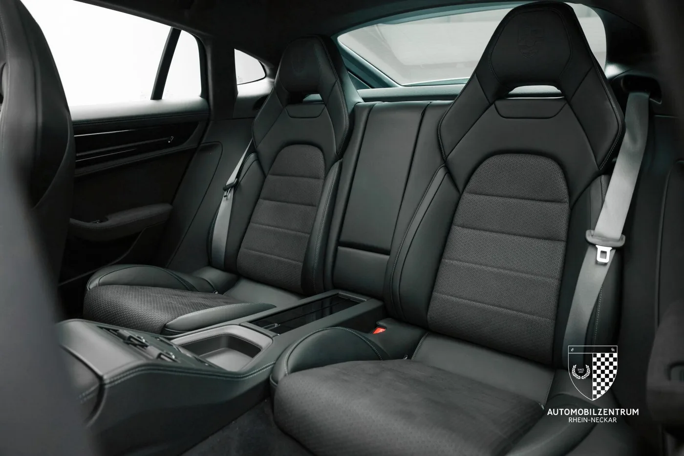 2024 Porsche Panamera GTS offered by a supercar dealer in Viernheim, Germany, photo 18 of 25
