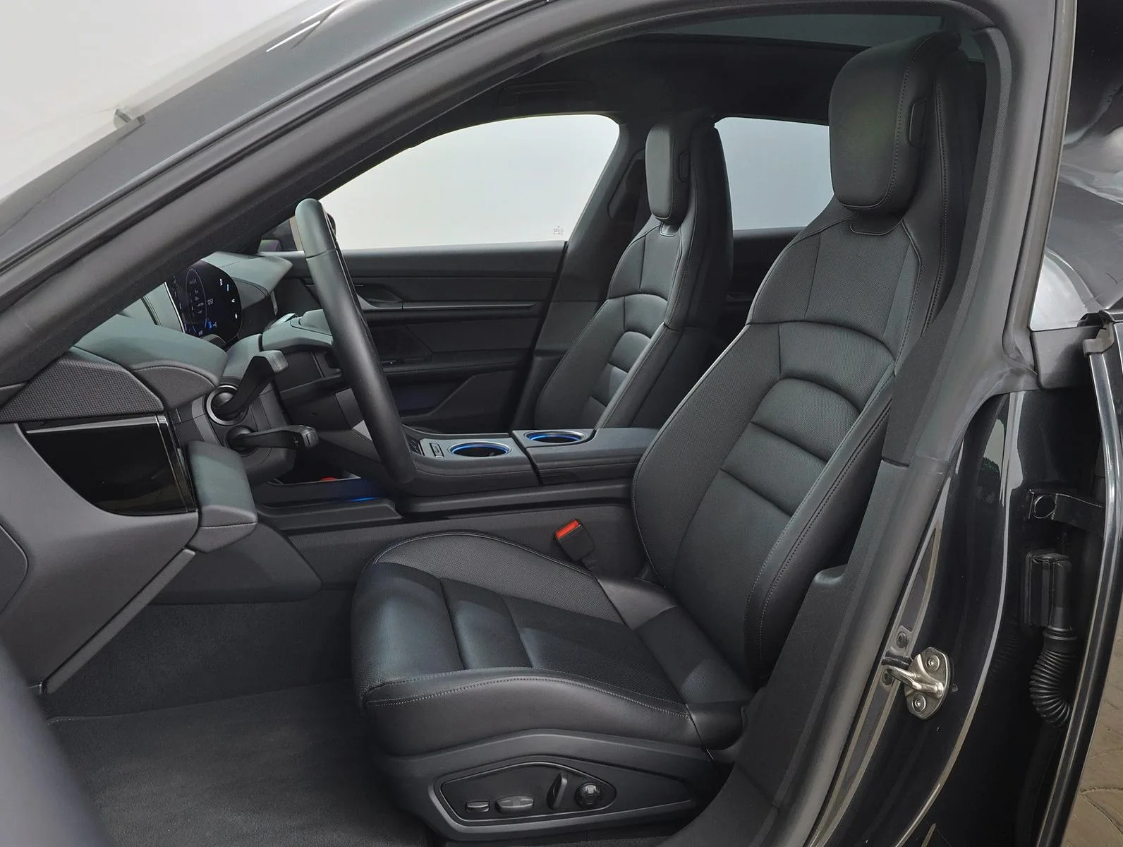 2024 Porsche Taycan Cross Turismo 4, 9/29