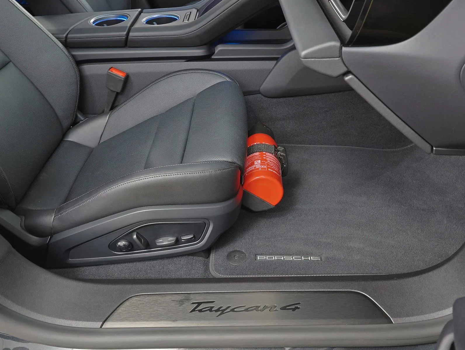 2024 Porsche Taycan Cross Turismo 4, 23/29