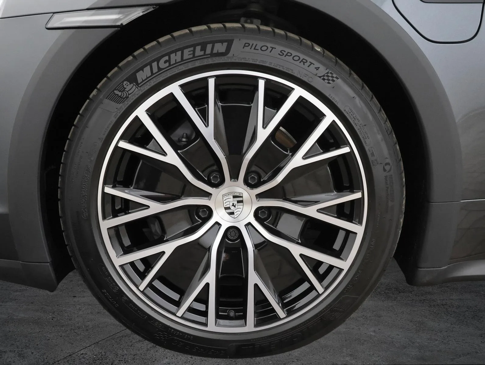 2024 Porsche Taycan Cross Turismo 4, 29/29