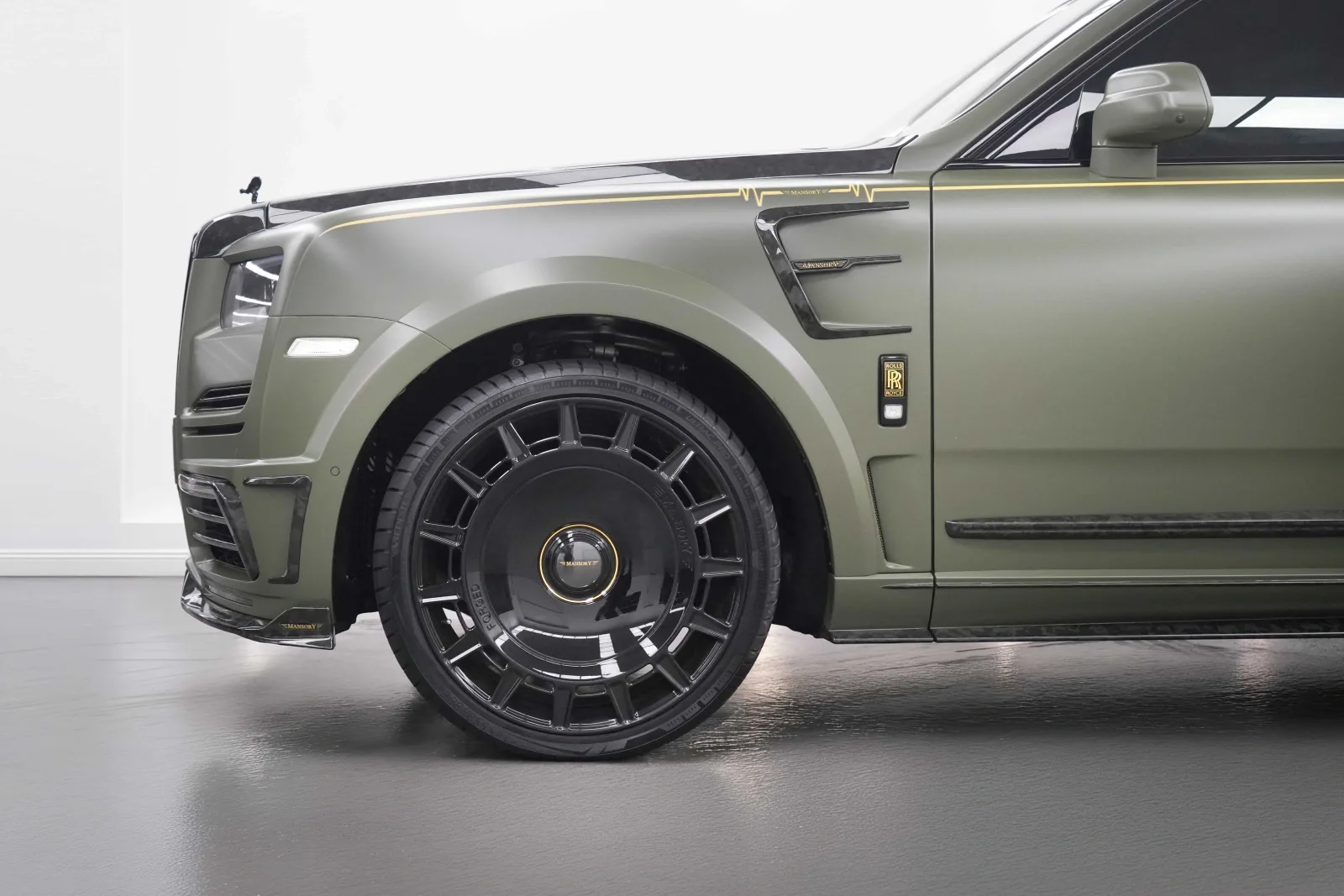 2024 Rolls-Royce Cullinan Black Badge by Mansory, 5/15