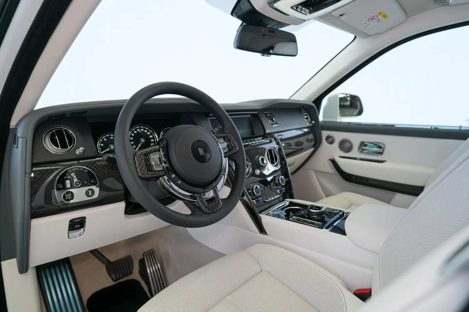 2024 Rolls-Royce Cullinan Black Badge, 8/17