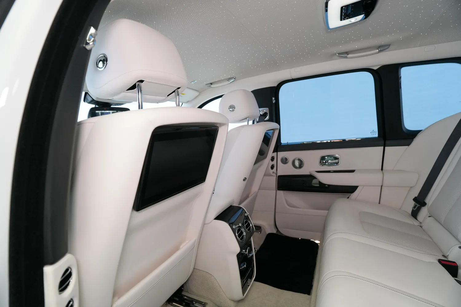 2024 Rolls-Royce Cullinan Black Badge, 13/17