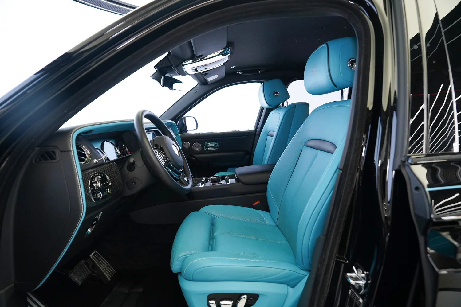 2024 Rolls-Royce Cullinan Black Badge, 8/16