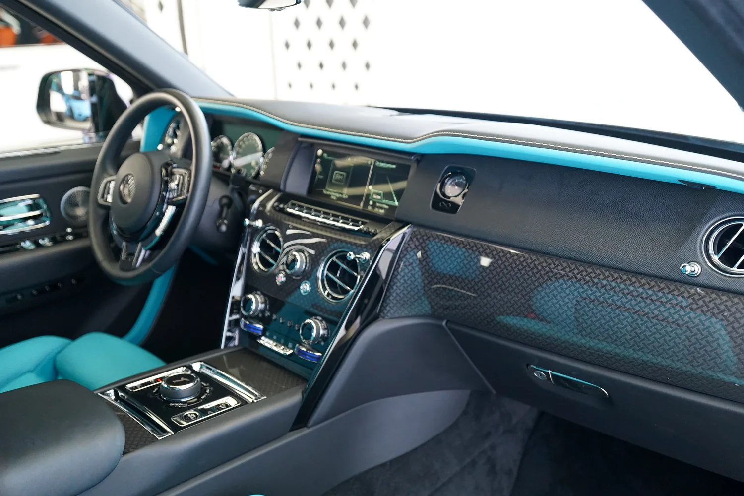 2024 Rolls-Royce Cullinan Black Badge, 15/16