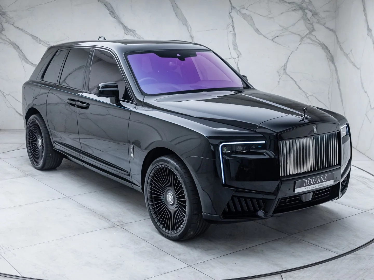 2024 Rolls-Royce Cullinan Black Badge Series II angeboten von einem Fachhändler in Banstead, Vereinigtes Königreich, Hauptfoto