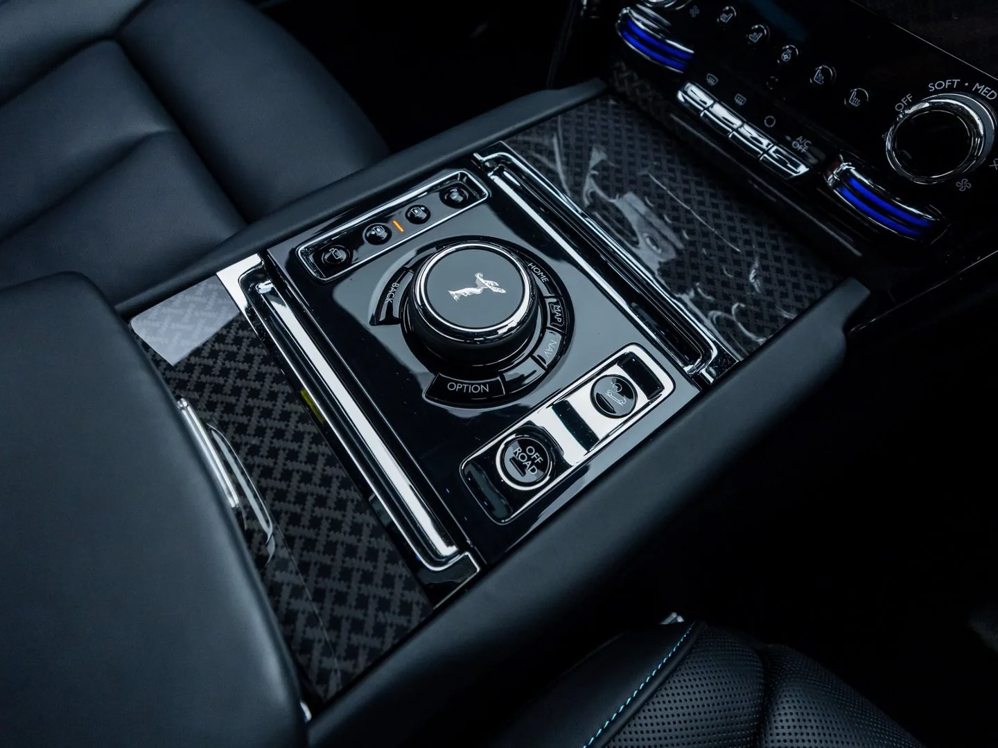 2024 Rolls-Royce Cullinan Black Badge Series II, 28/30