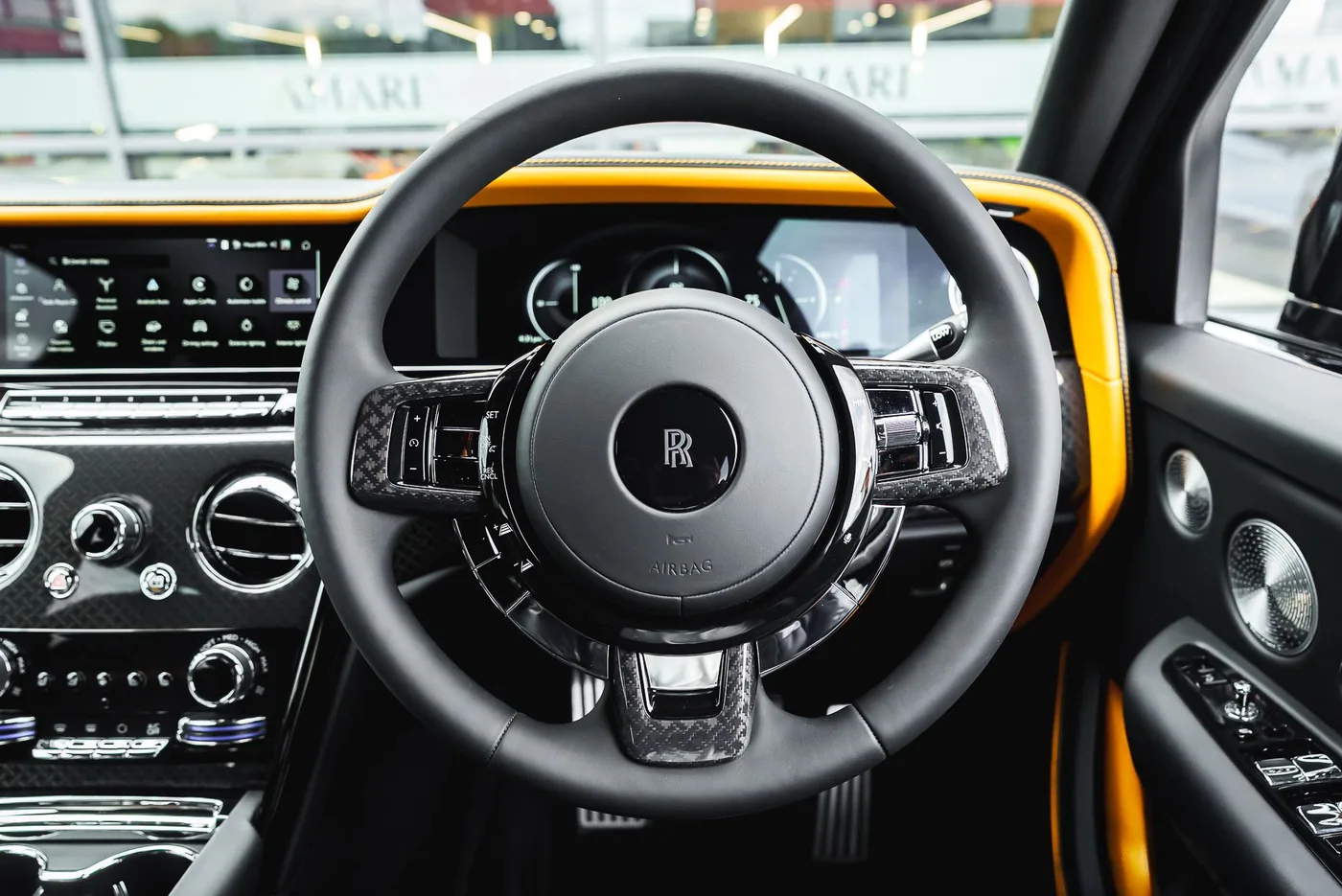 2024 Rolls-Royce Cullinan Black Badge angeboten von einem Supersportwagenhändler in Preston, Vereinigtes Königreich, Foto 16 von 25