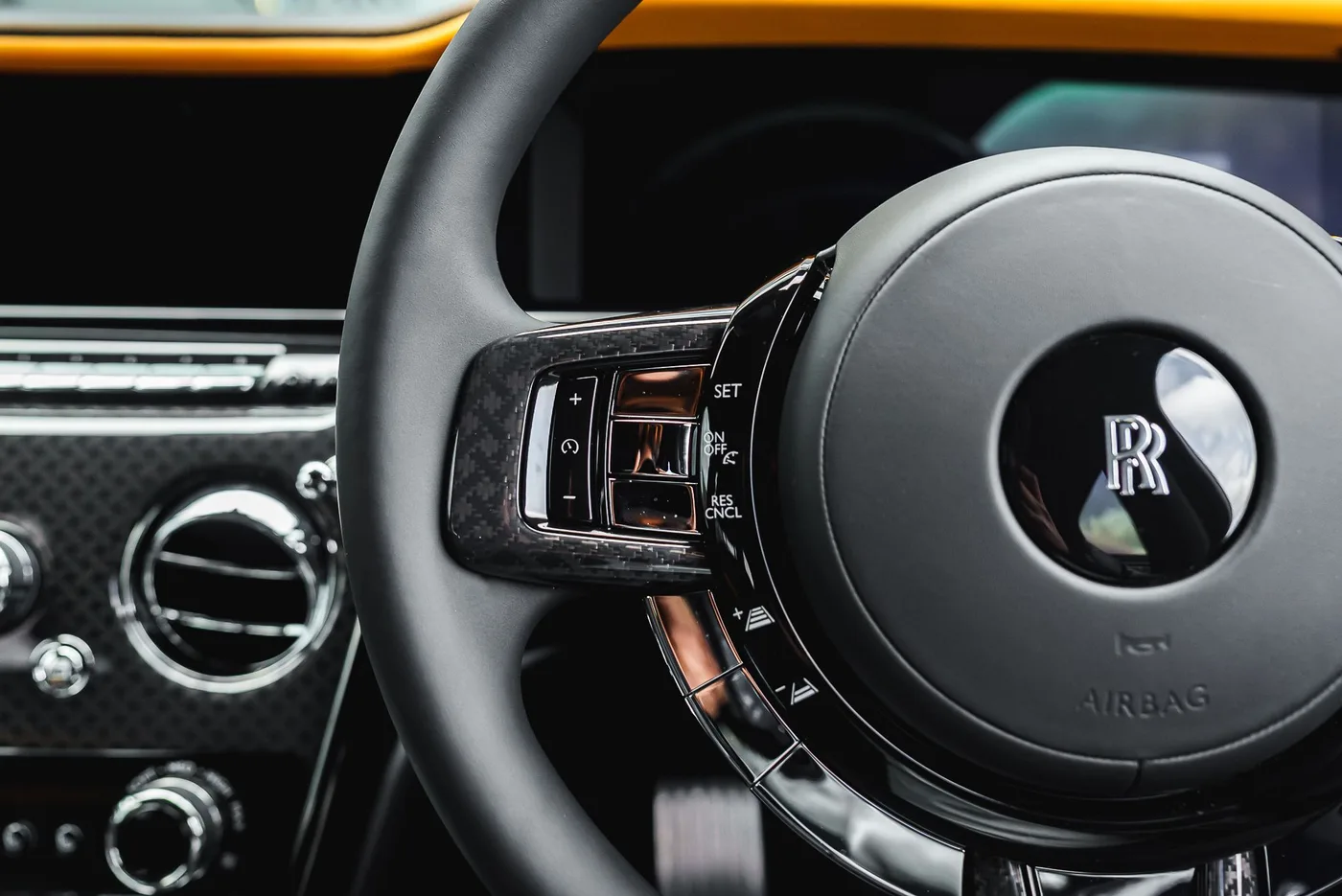 2024 Rolls-Royce Cullinan Black Badge angeboten von einem Supersportwagenhändler in Preston, Vereinigtes Königreich, Foto 18 von 25