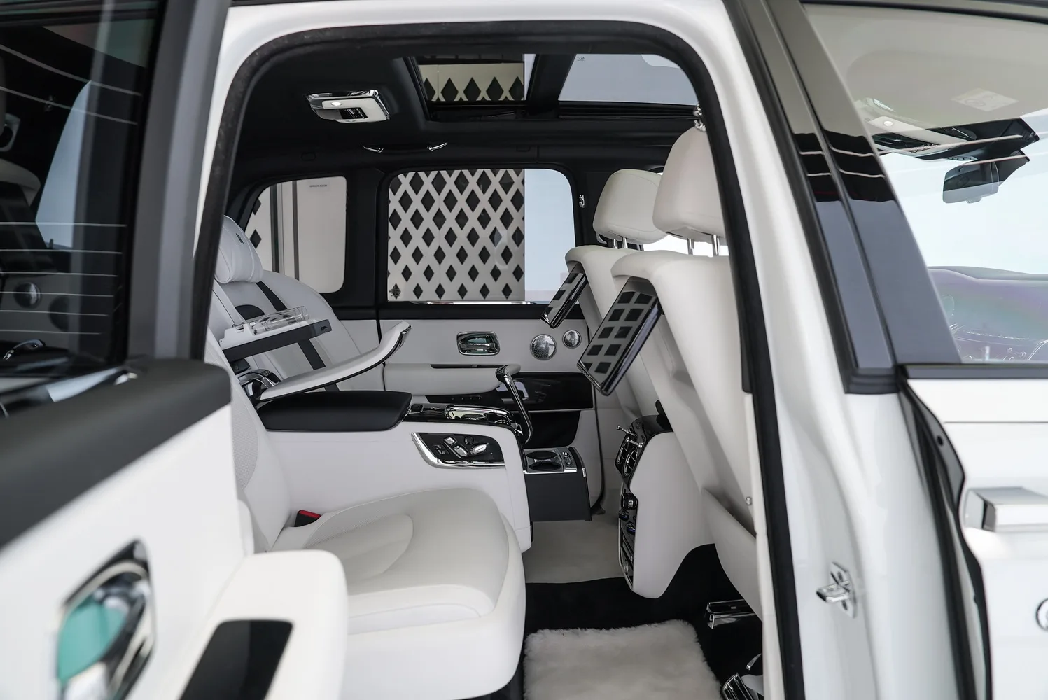 2024 Rolls-Royce Cullinan, 8/15